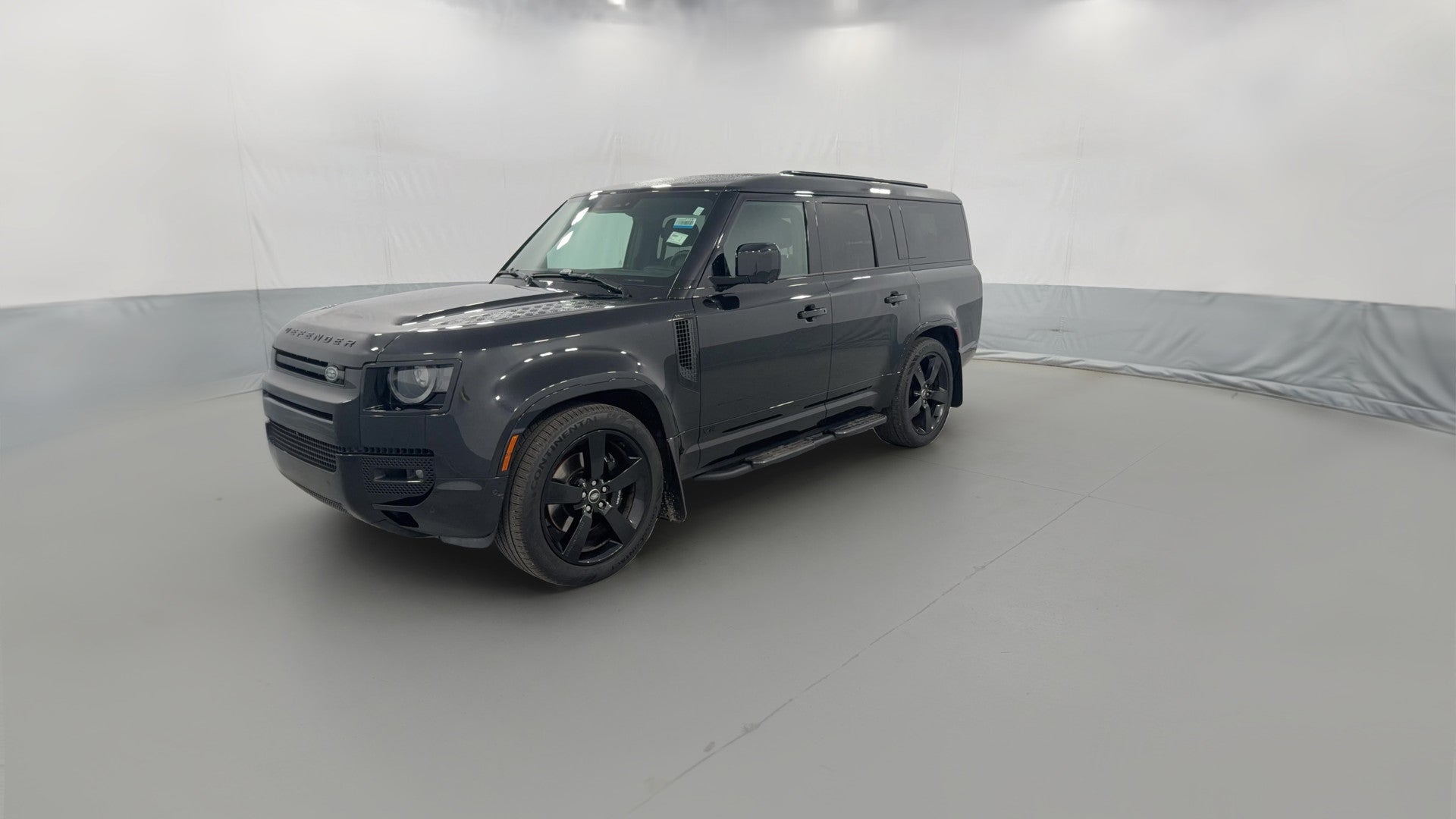2025 Land Rover Defender 130 vehicle photo