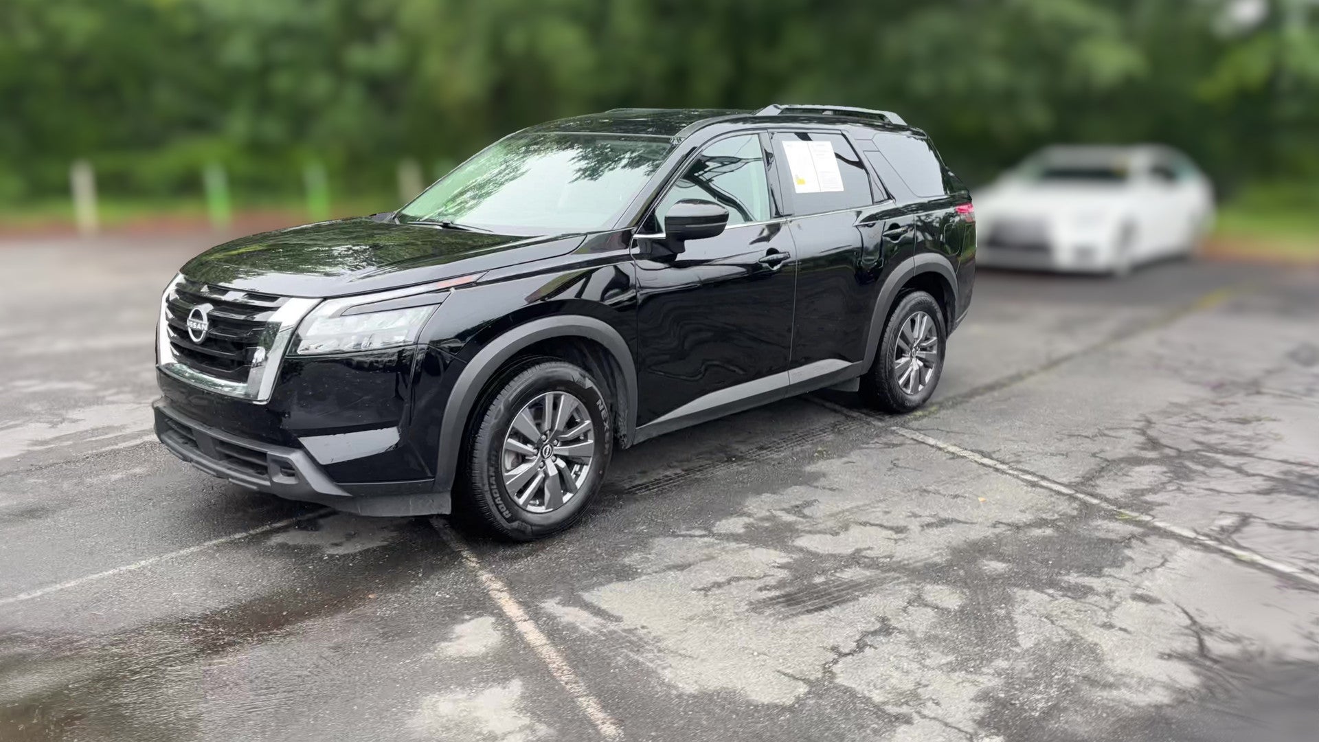 2025 Nissan Pathfinder vehicle photo