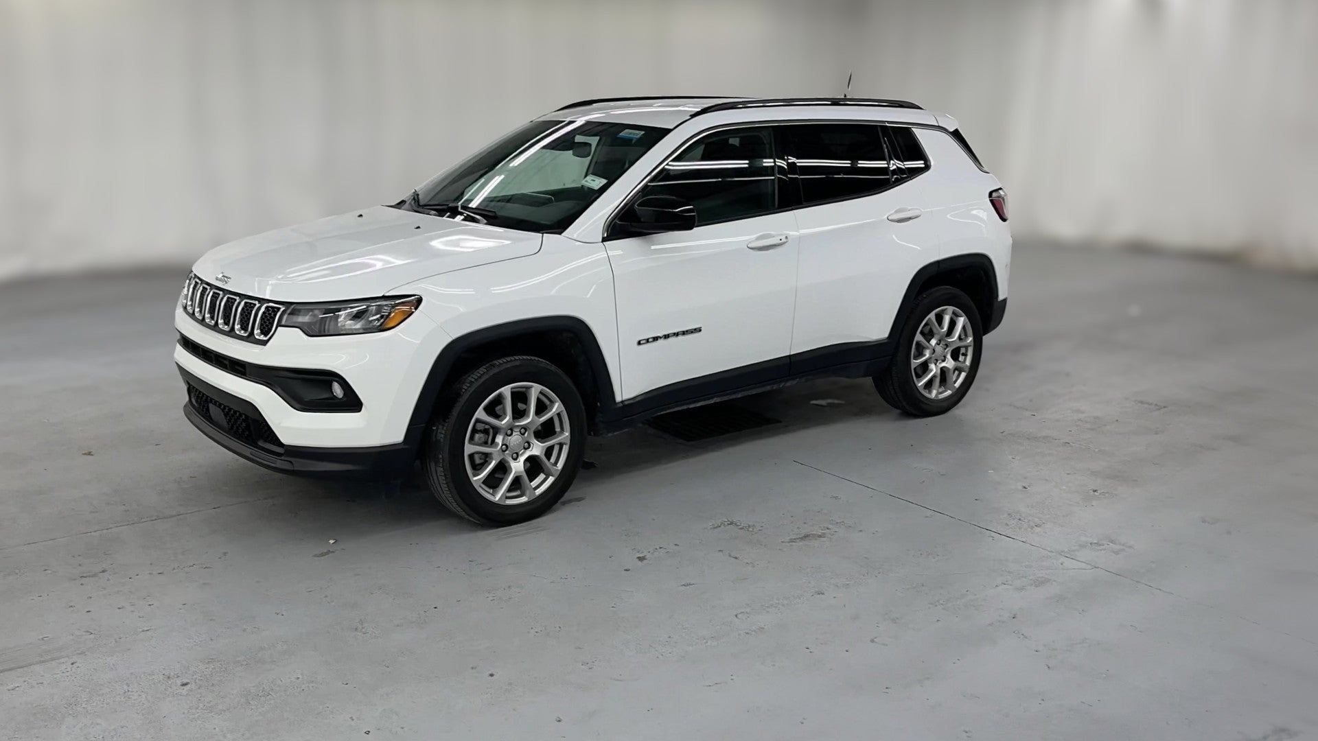 2023 Jeep Compass vehicle photo
