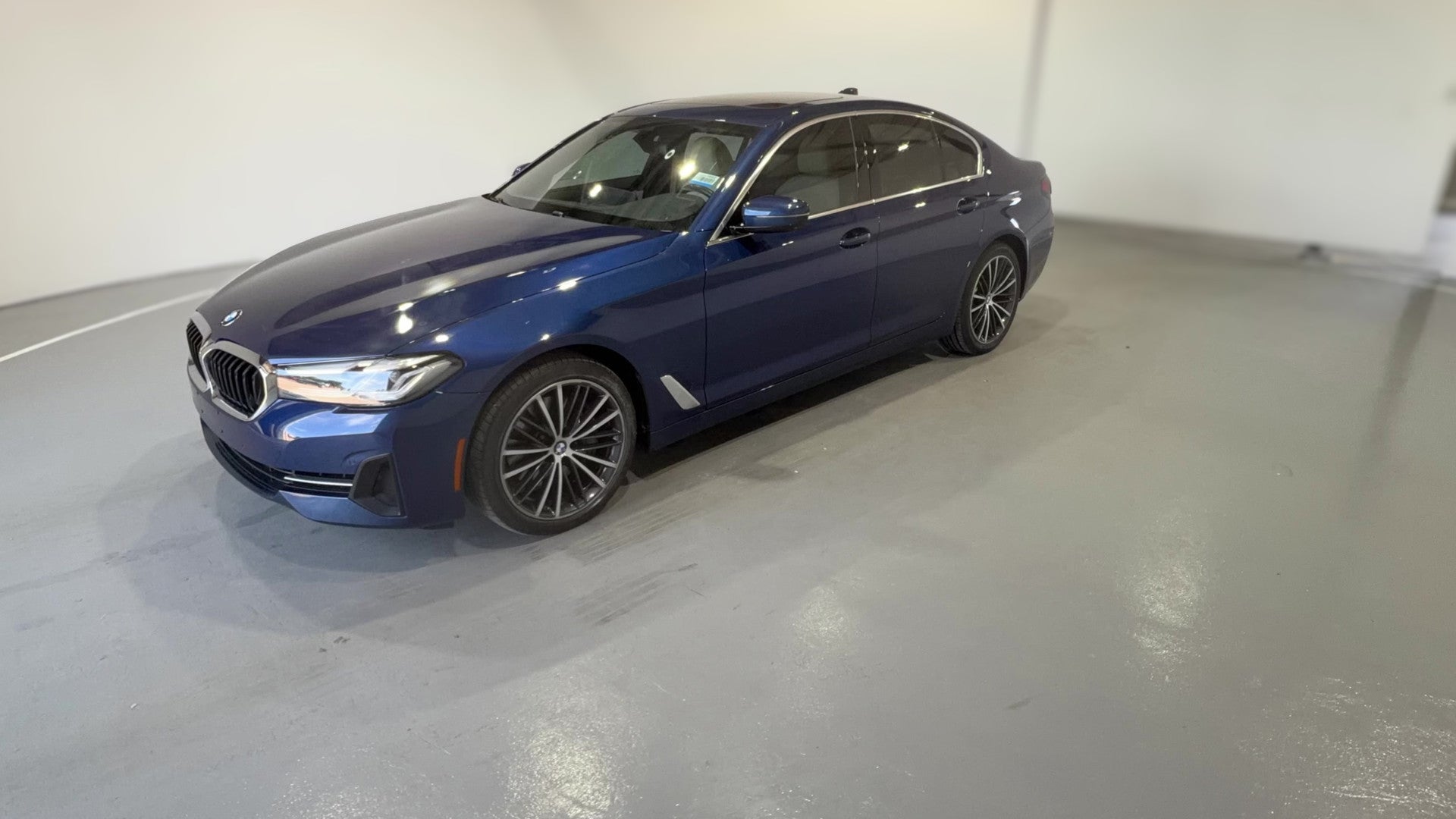 2021 BMW 5 Series vehicle photo