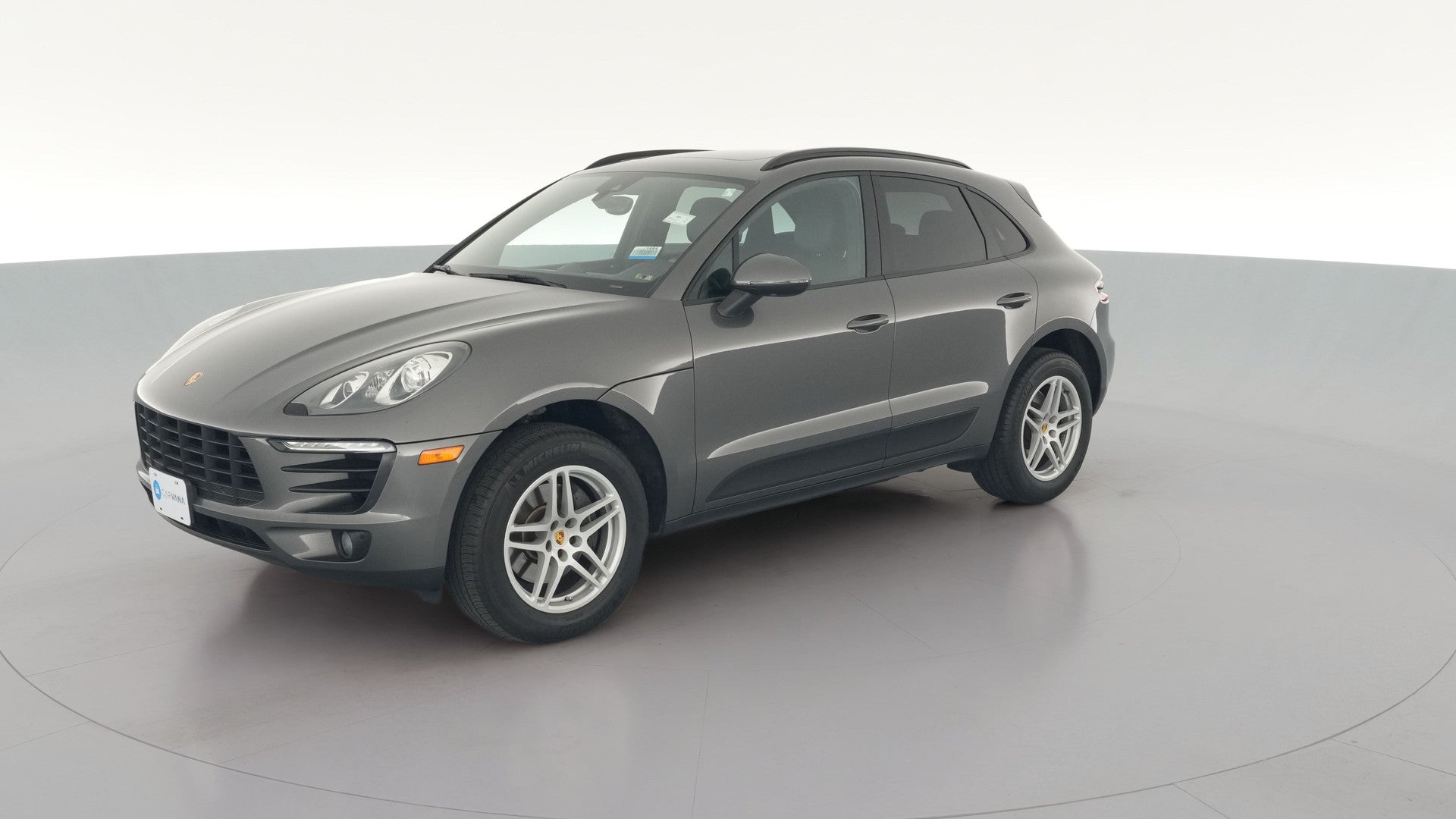 2018 Porsche Macan vehicle photo