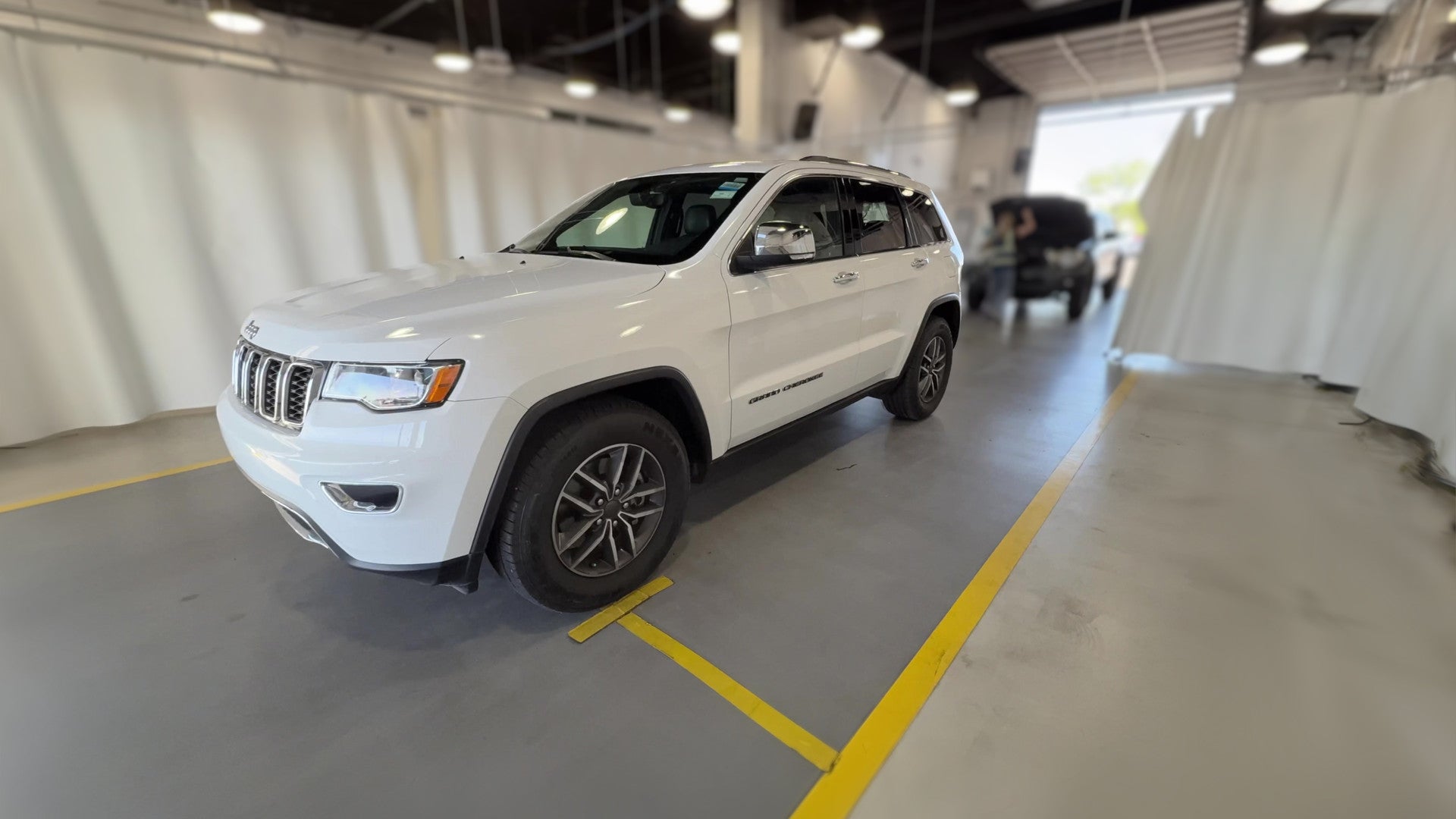 2021 Jeep Grand Cherokee vehicle photo