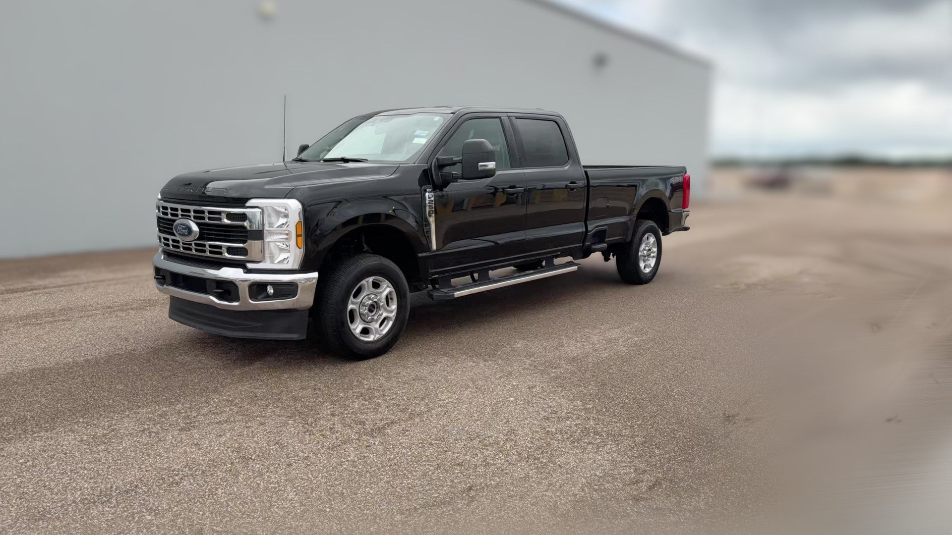 2025 Ford F250 Super Duty Crew Cab vehicle photo
