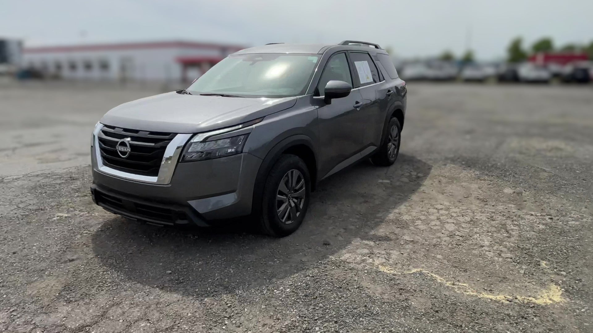 2025 Nissan Pathfinder vehicle photo
