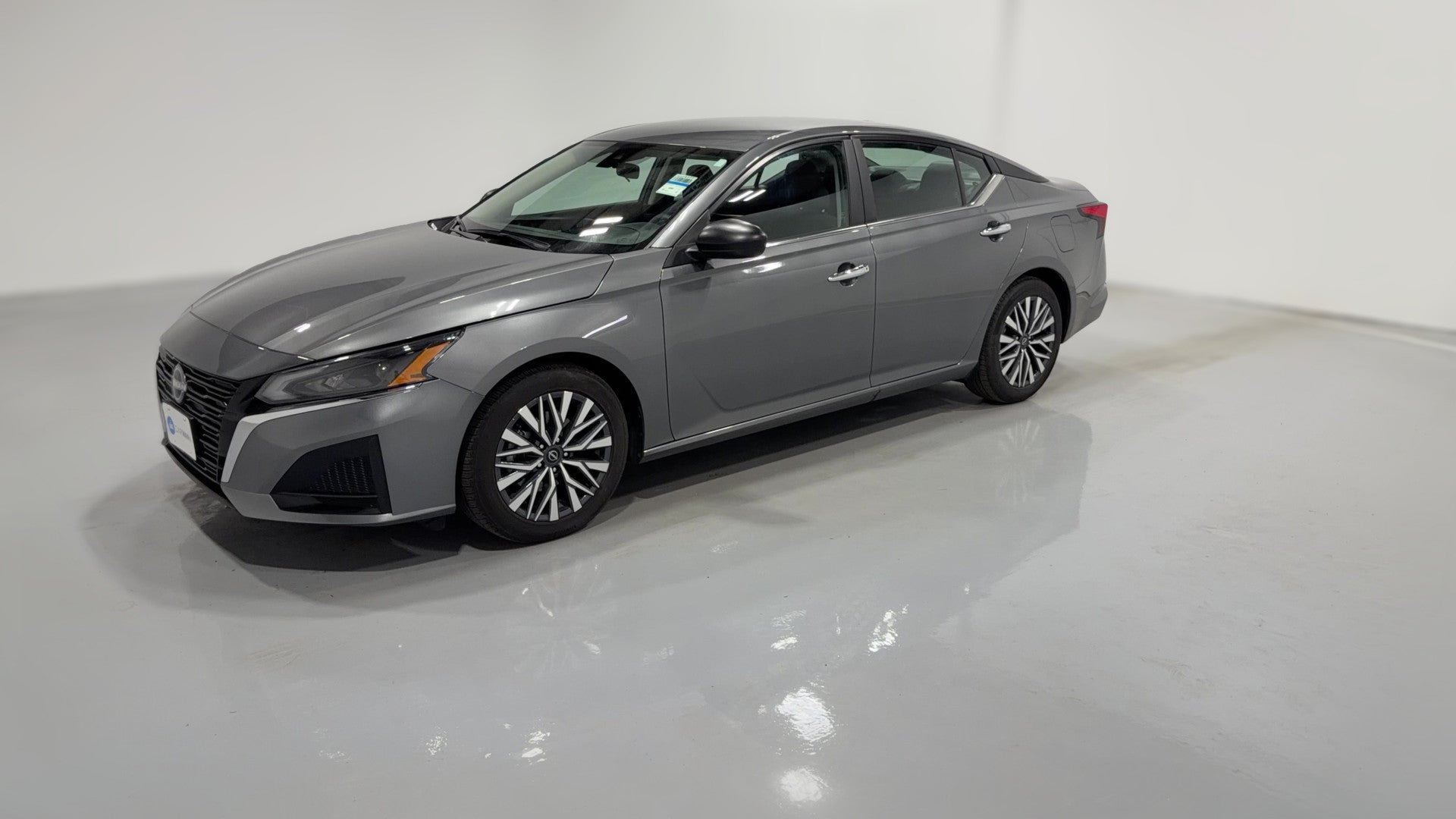 2025 Nissan Altima vehicle photo