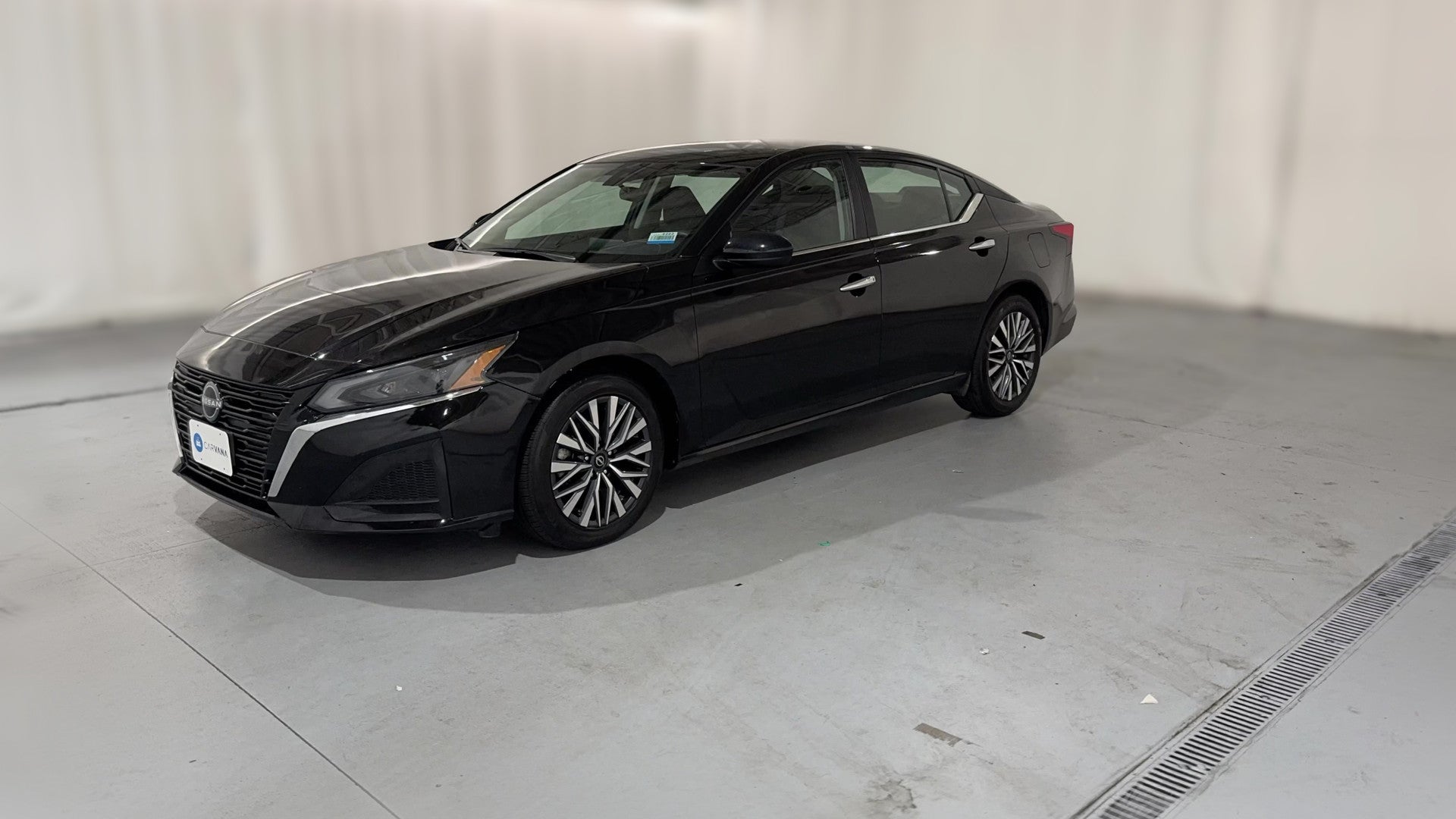 2025 Nissan Altima vehicle photo