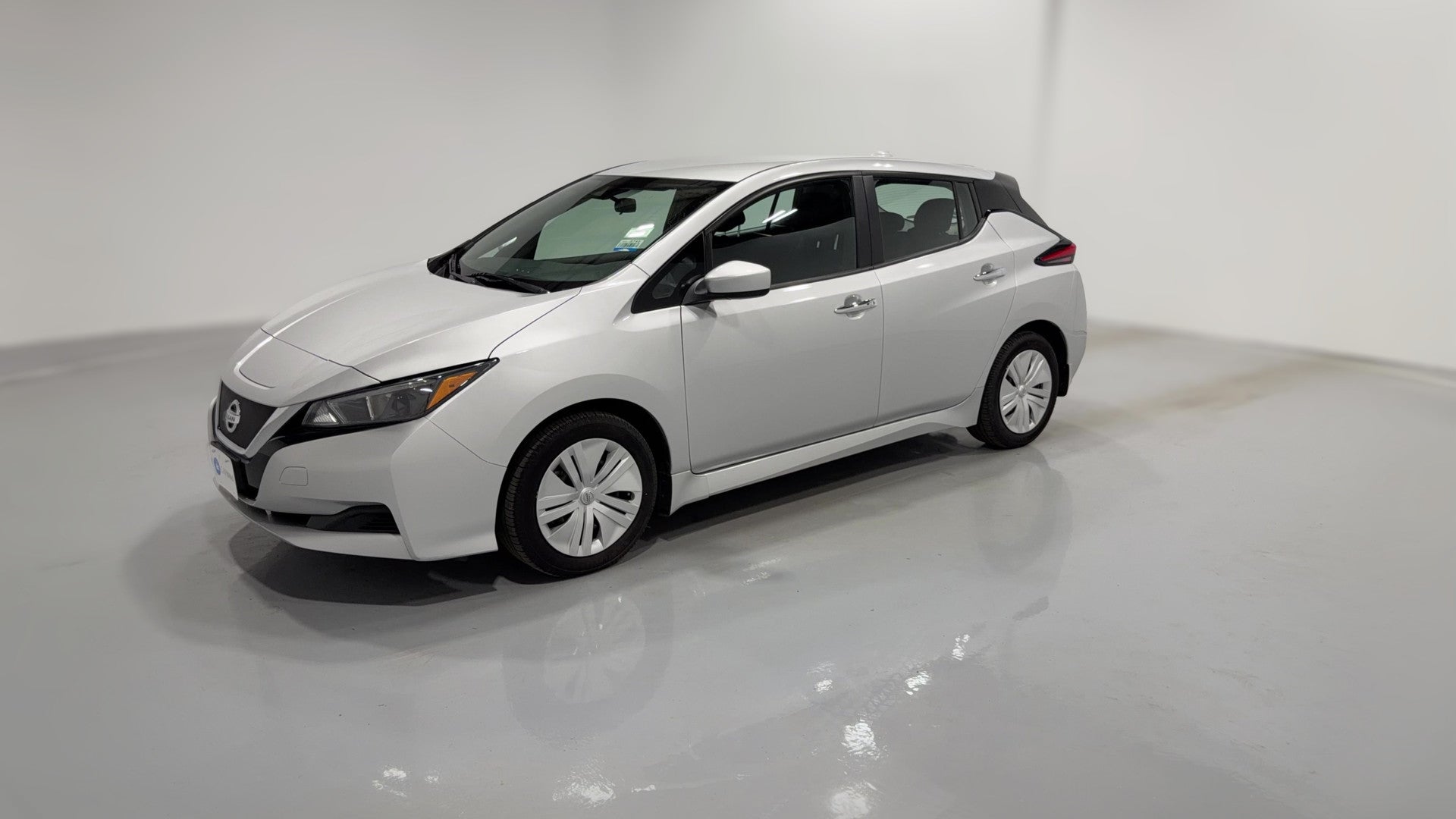 2020 Nissan LEAF vehicle photo