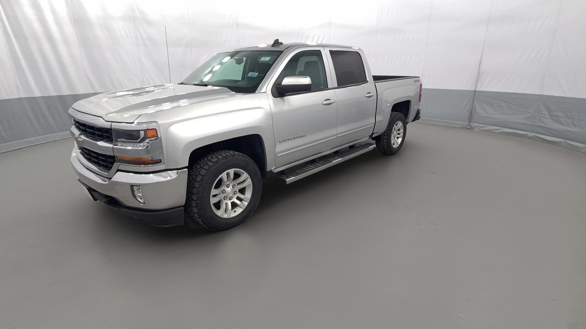 2016 Chevrolet Silverado 1500 Crew Cab vehicle photo
