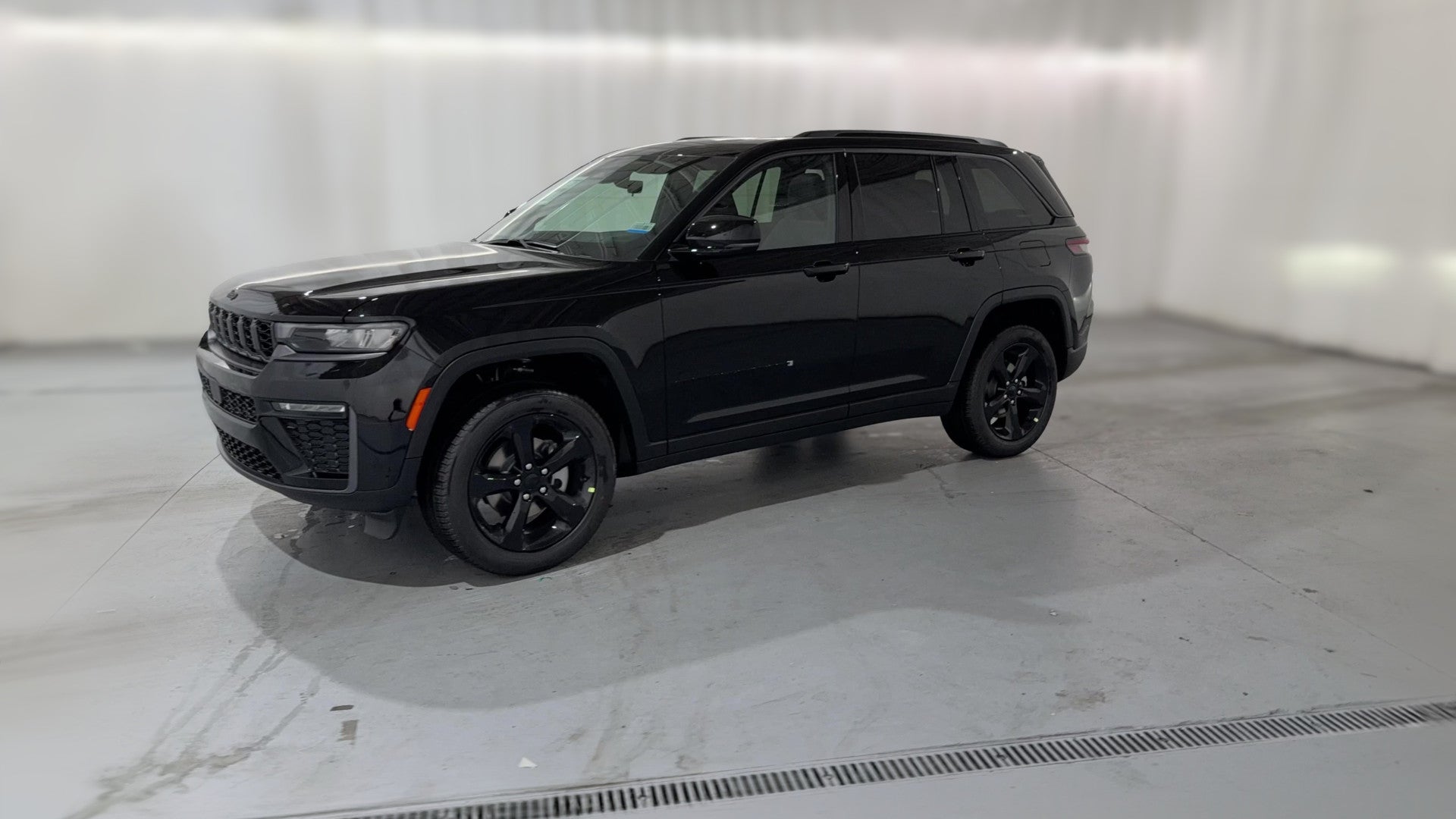 2026 Jeep Grand Cherokee vehicle photo