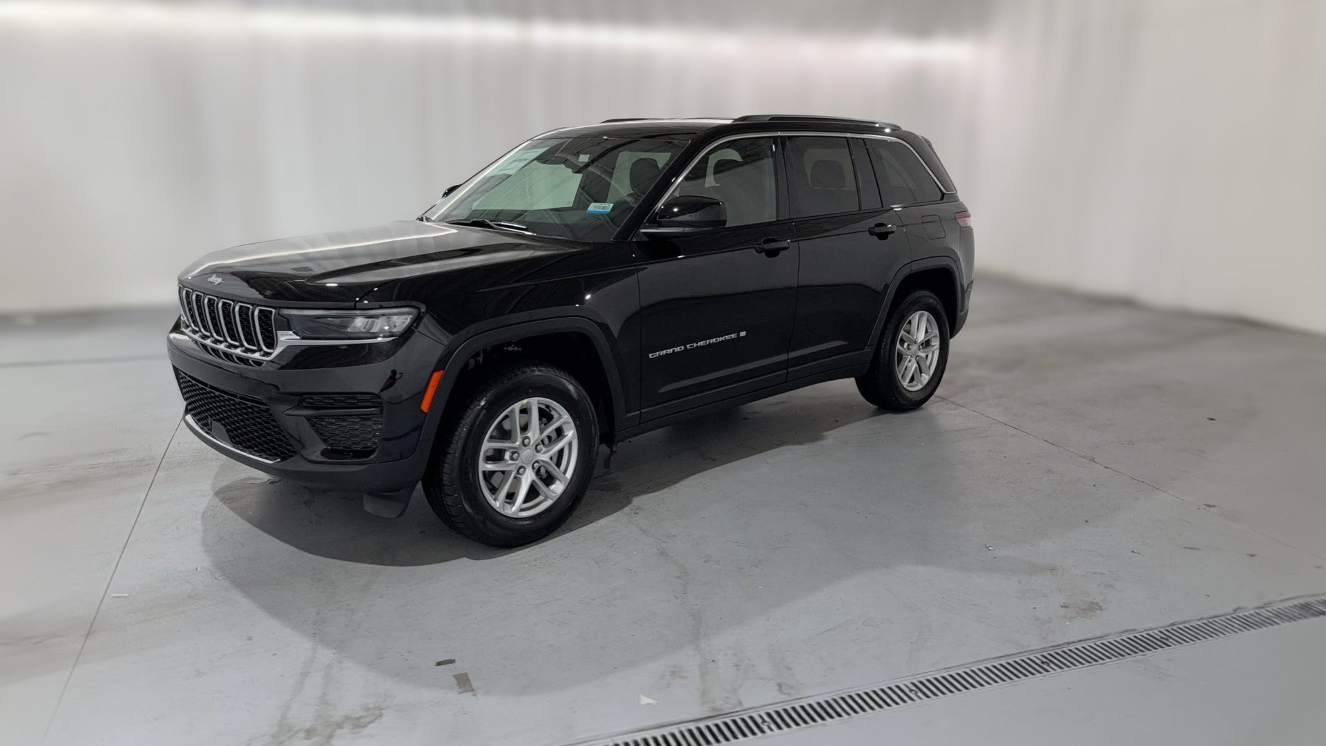 2026 Jeep Grand Cherokee vehicle photo
