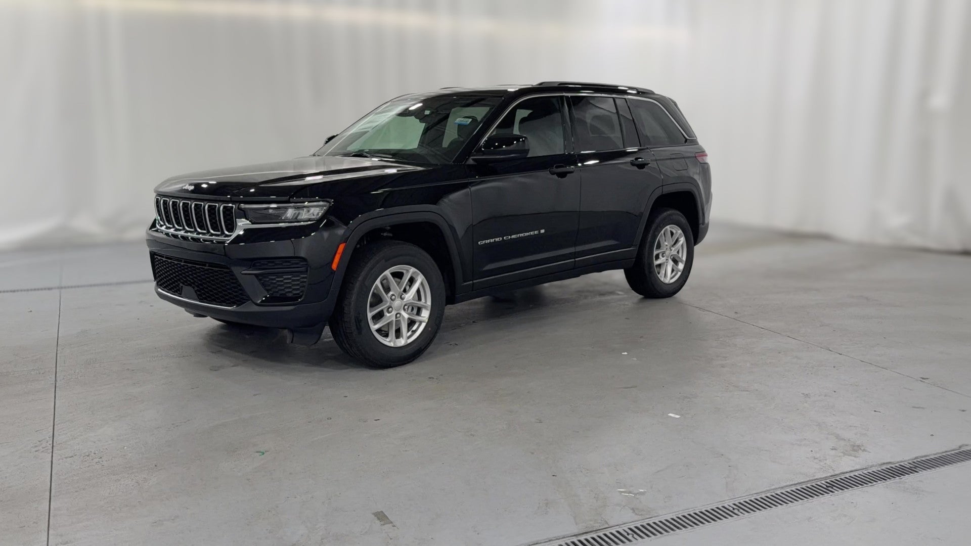2026 Jeep Grand Cherokee vehicle photo