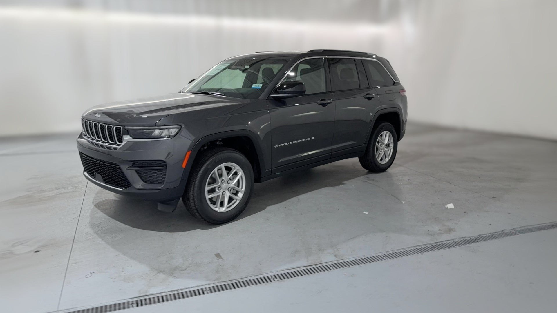 2026 Jeep Grand Cherokee vehicle photo