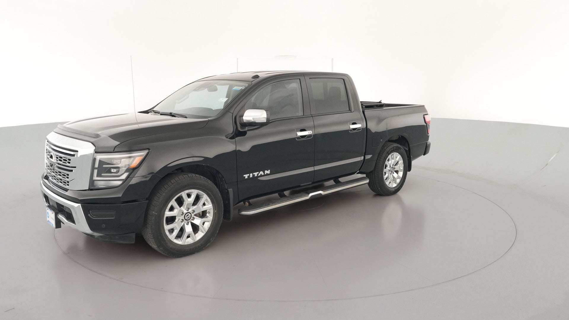 2021 Nissan Titan Crew Cab vehicle photo