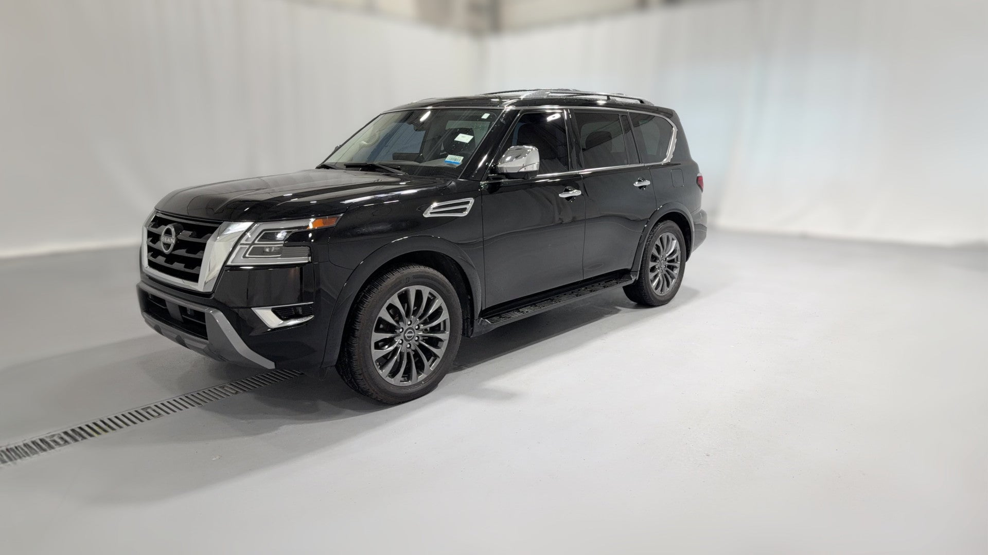 2023 Nissan Armada vehicle photo
