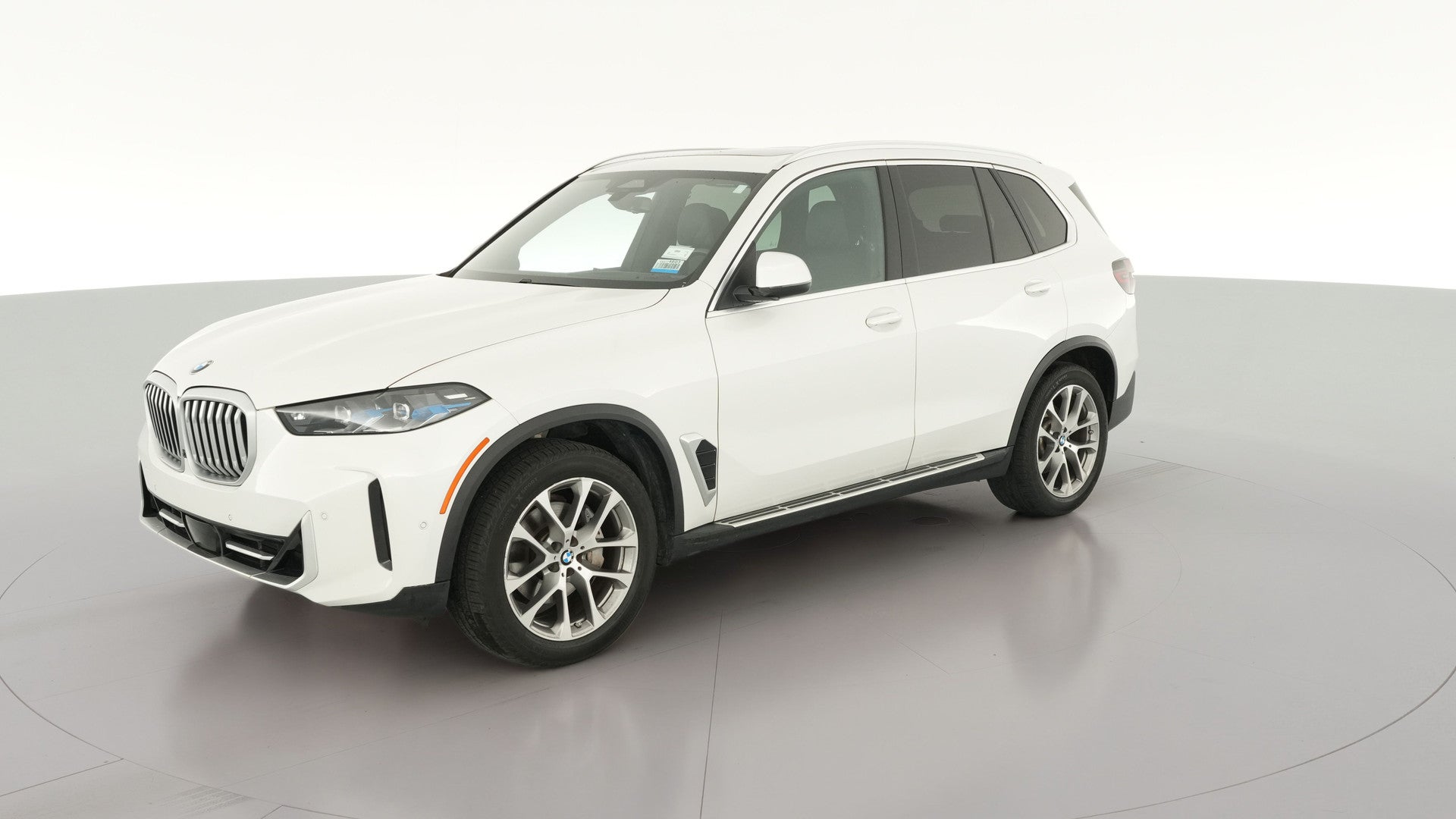 2024 BMW X5 vehicle photo