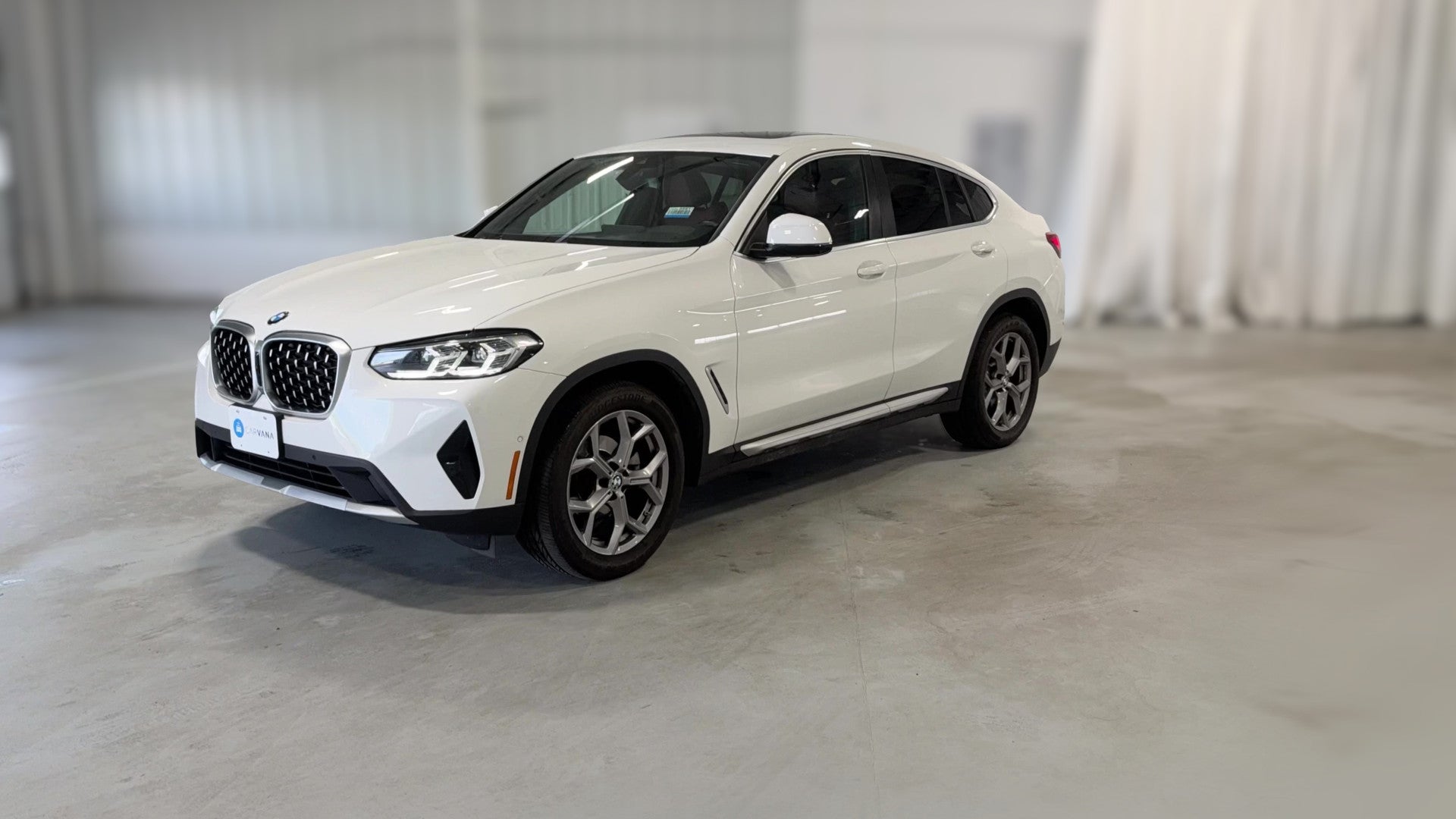 2023 BMW X4 vehicle photo