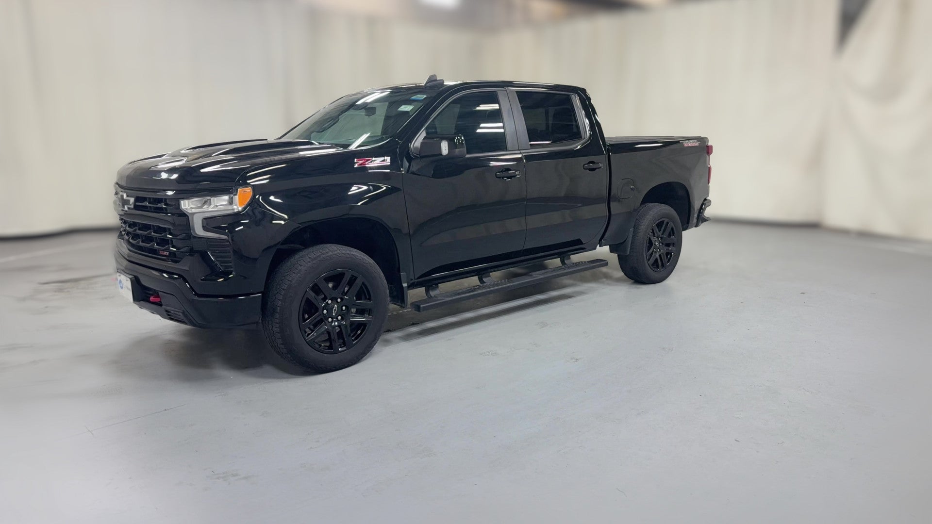 2022 Chevrolet Silverado 1500 Crew Cab vehicle photo