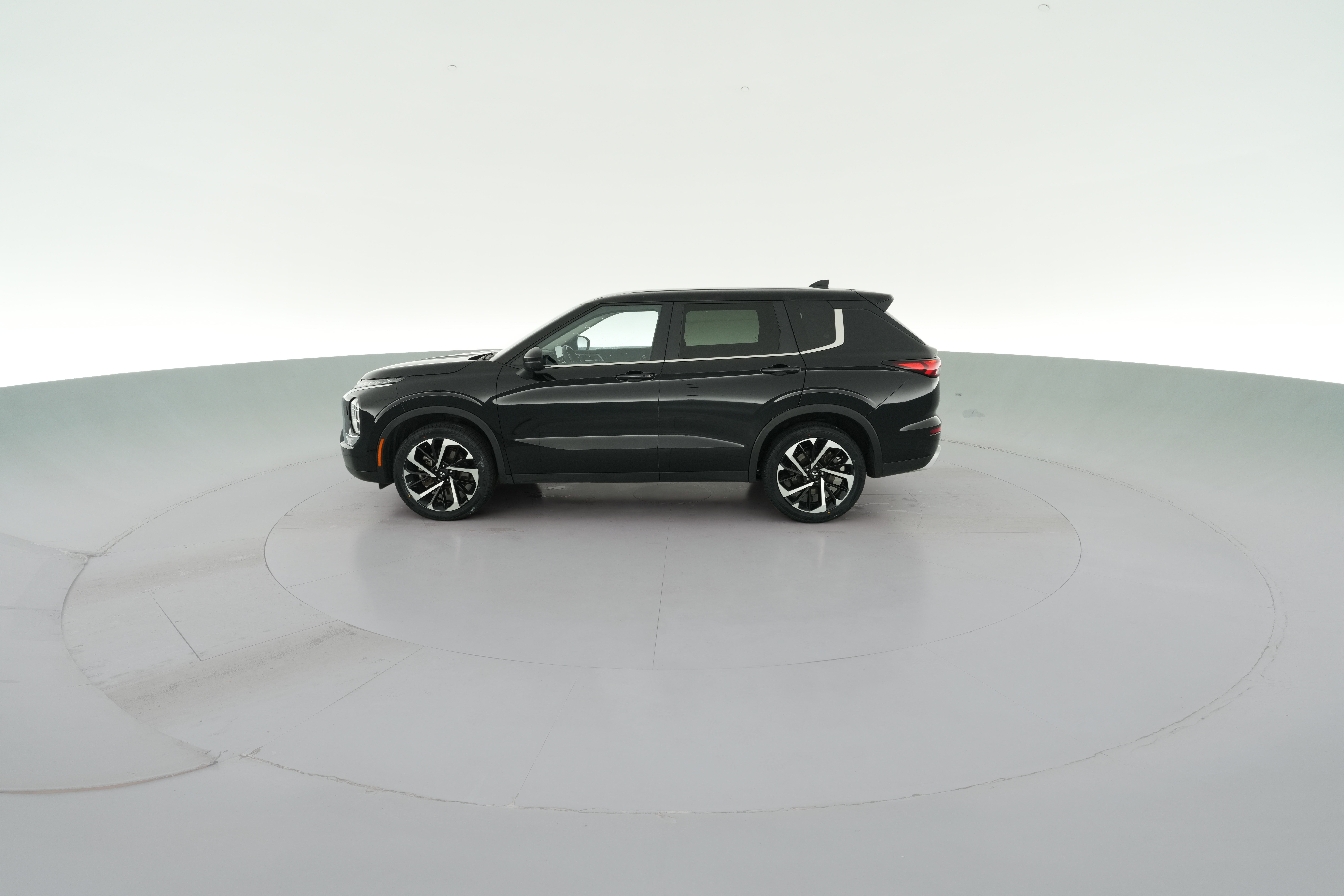 2024 Mitsubishi Outlander SE - Photo 31