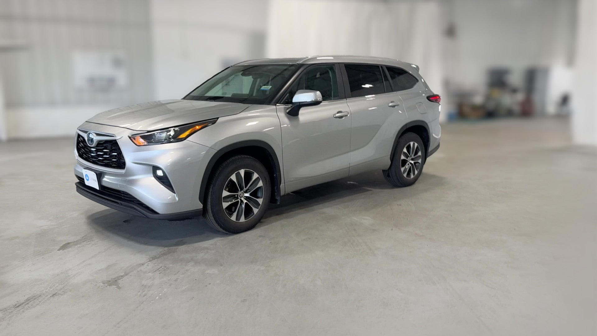 2024 Toyota Highlander Hybrid vehicle photo