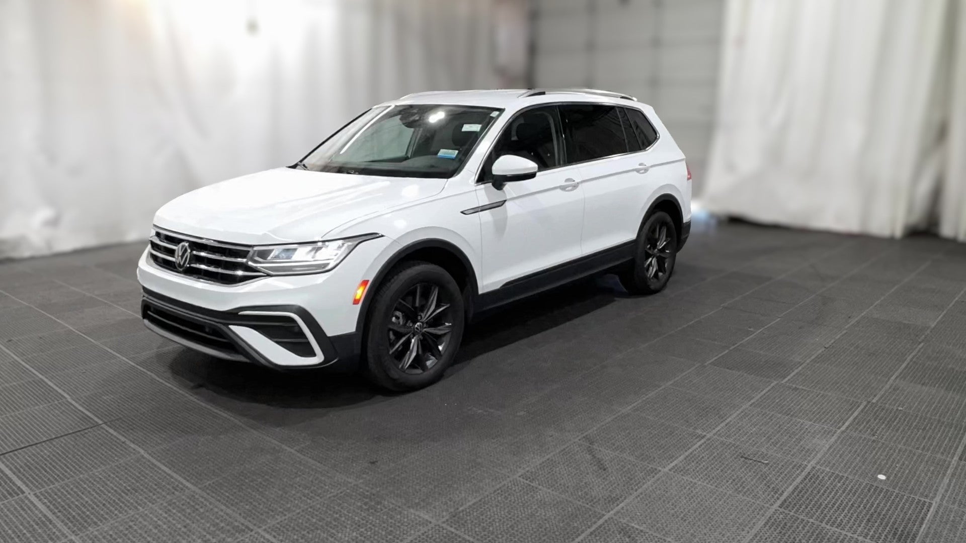 2022 Volkswagen Tiguan vehicle photo