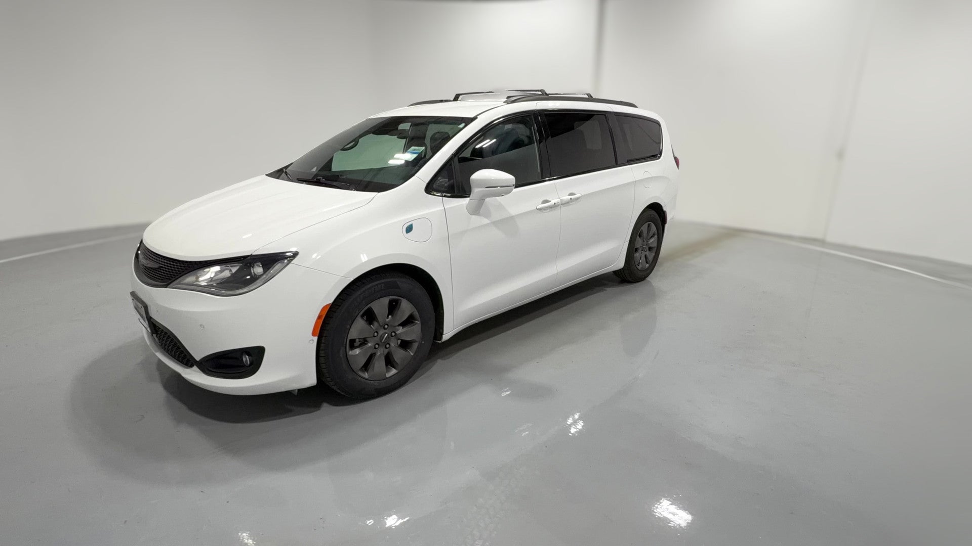 2020 Chrysler Pacifica Hybrid vehicle photo