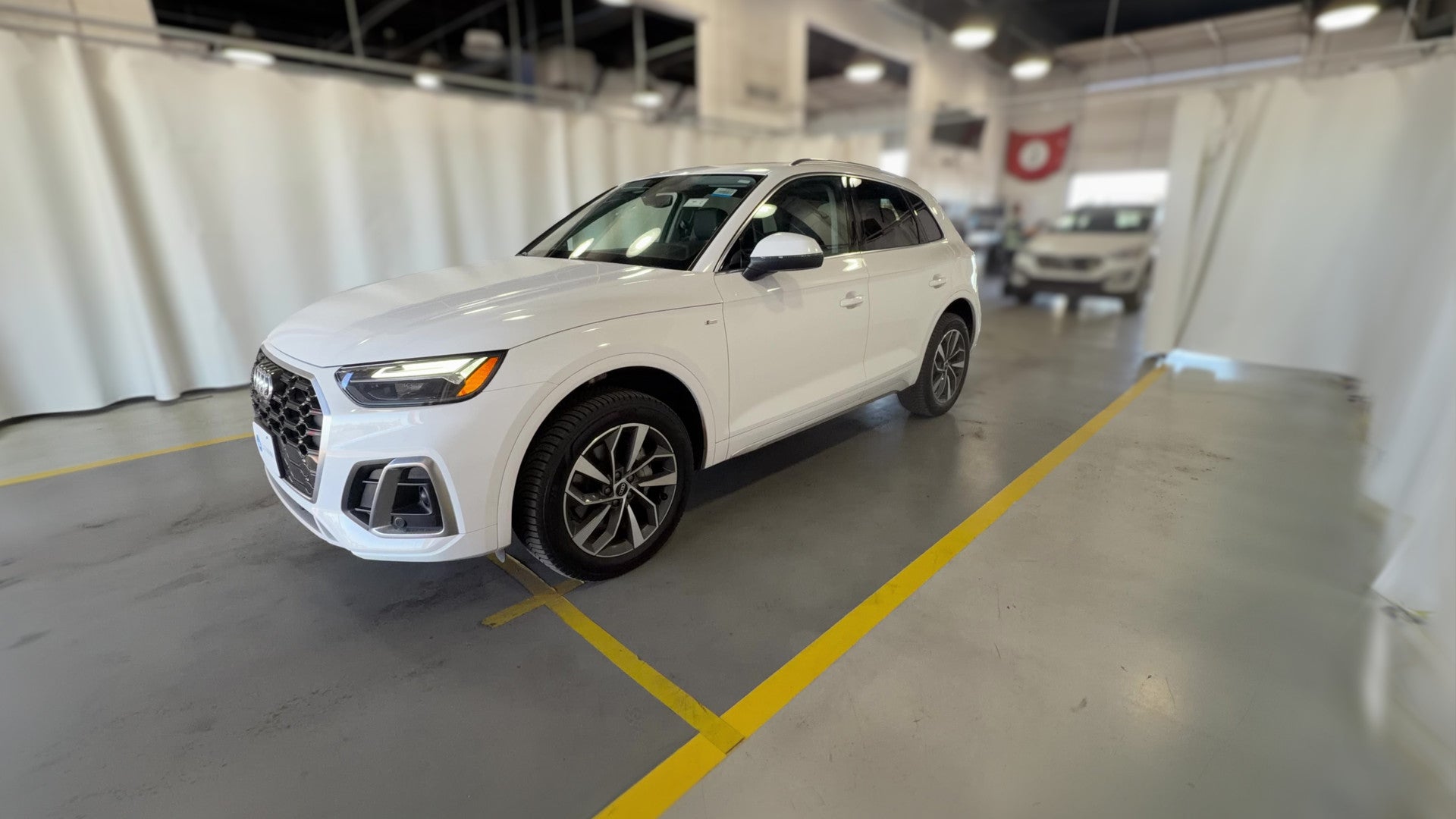 2024 Audi Q5 vehicle photo