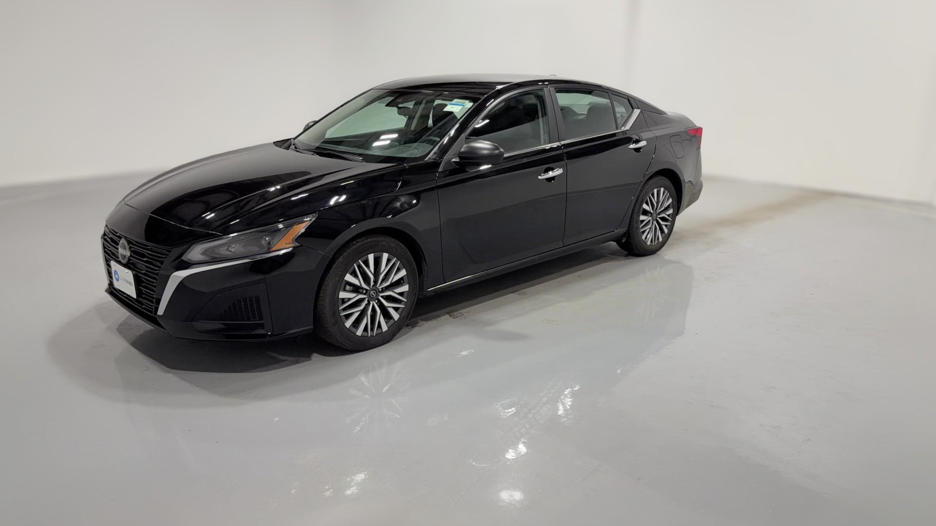 2025 Nissan Altima vehicle photo