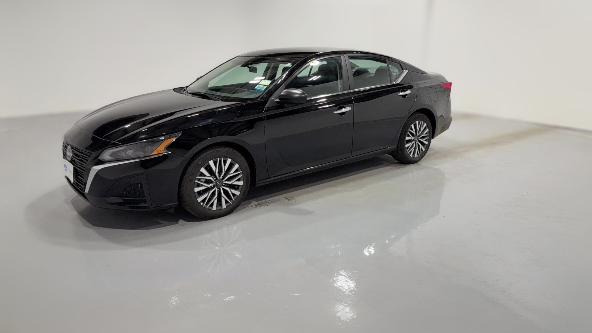 2025 Nissan Altima vehicle photo