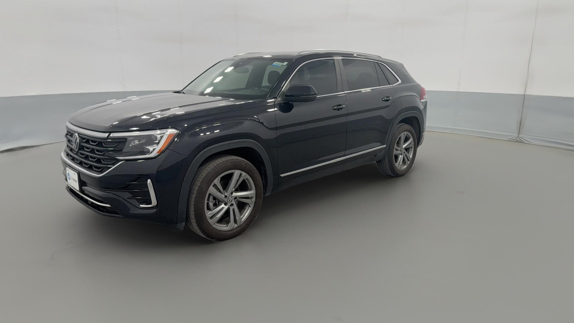 2024 Volkswagen Atlas Cross Sport vehicle photo