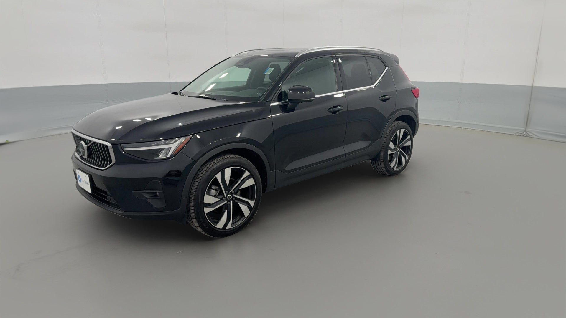 2025 Volvo XC40 vehicle photo