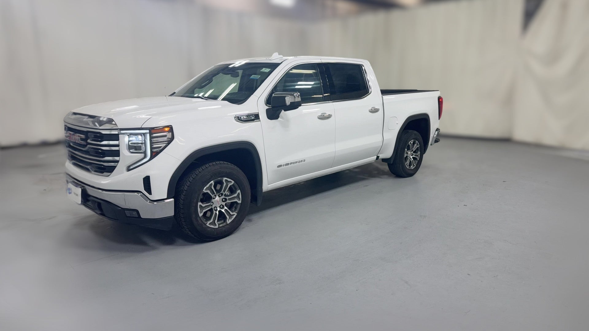 2025 GMC Sierra 1500 Crew Cab vehicle photo