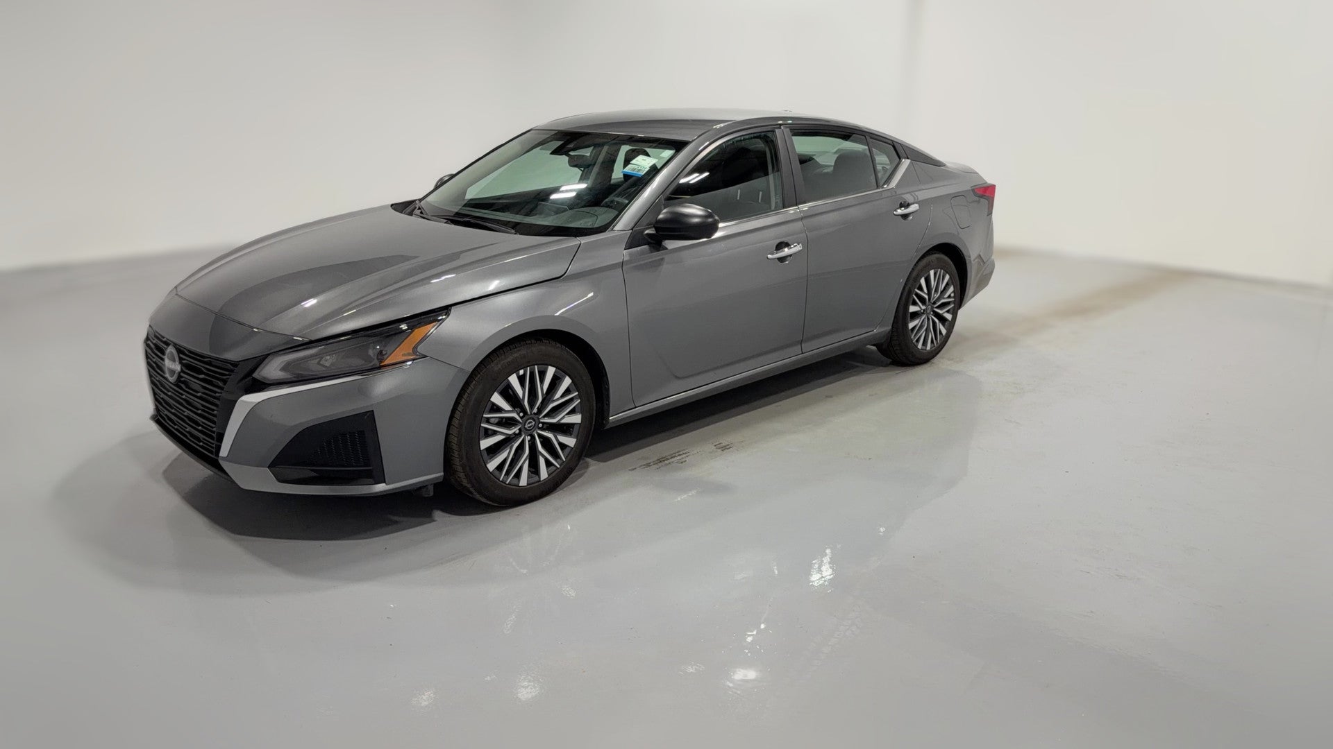 2025 Nissan Altima vehicle photo