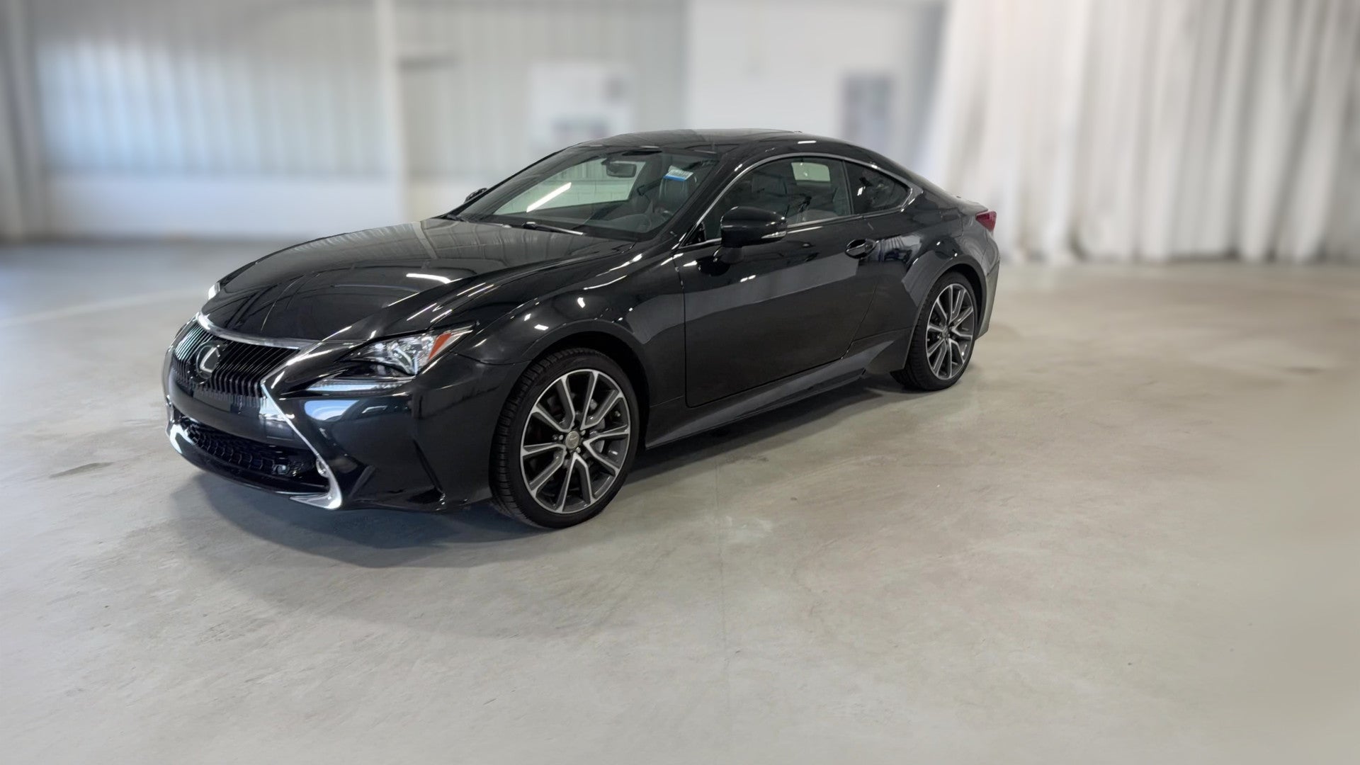 2017 Lexus RC vehicle photo