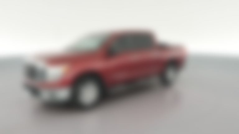 2018 Nissan Titan Crew Cab vehicle photo