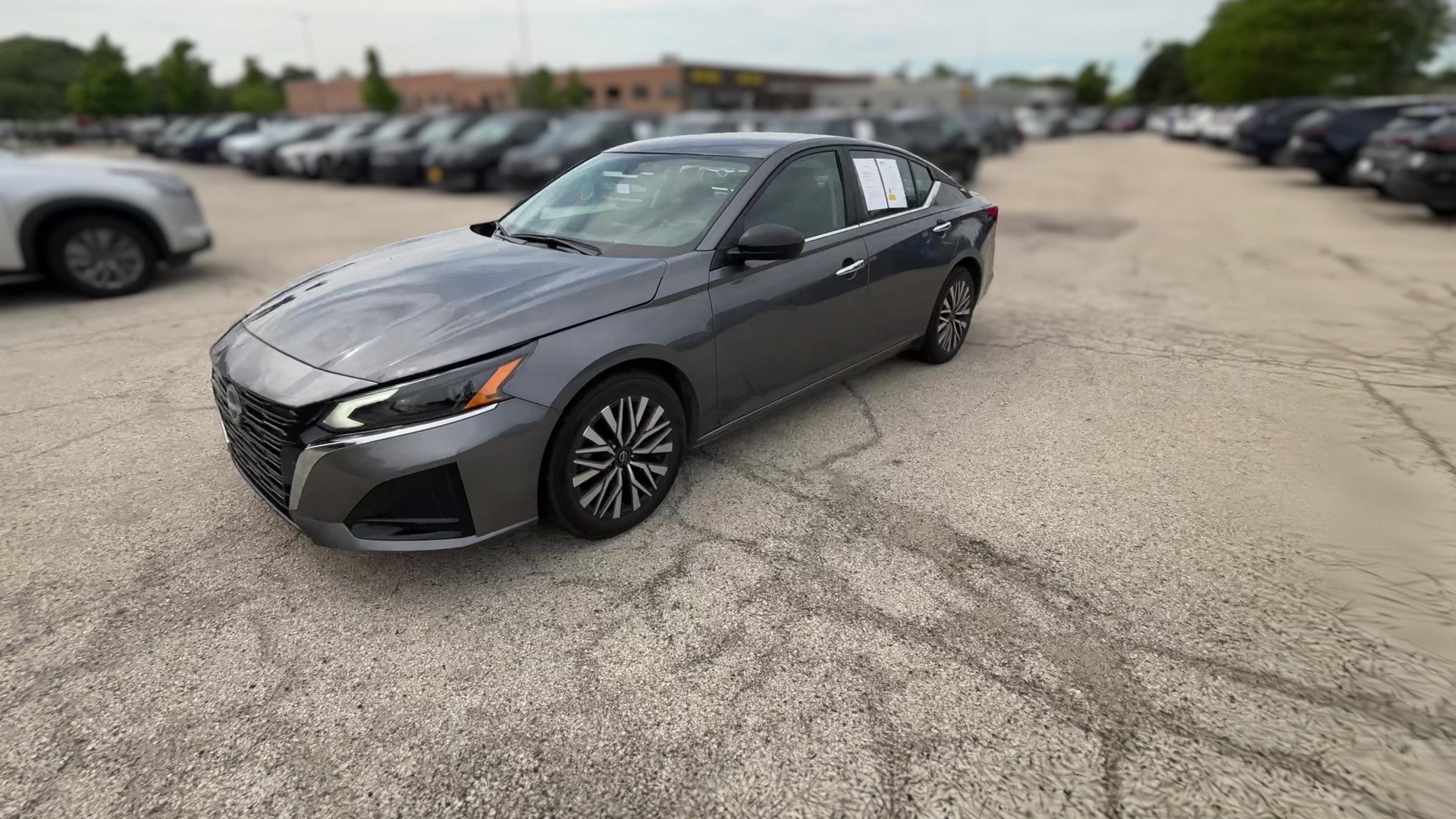 2025 Nissan Altima vehicle photo