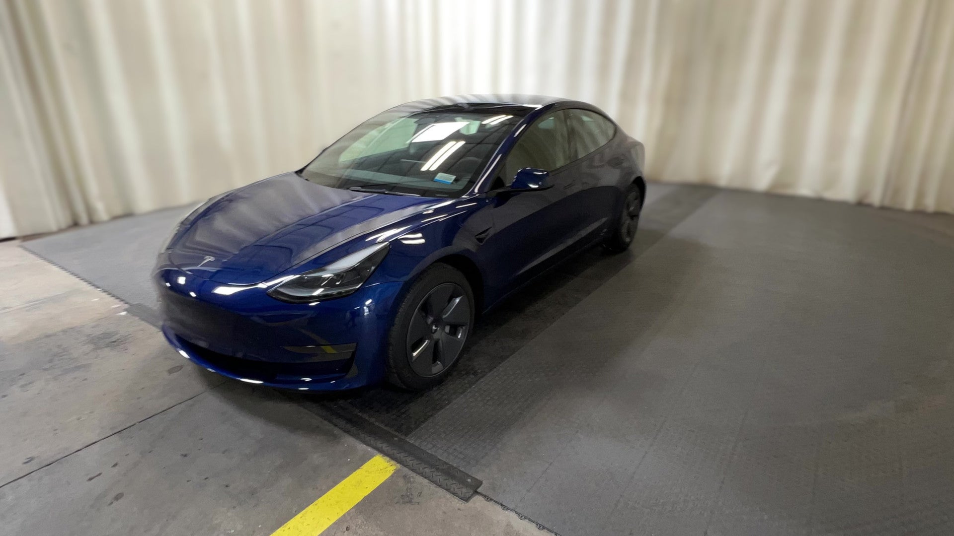 2022 Tesla Model 3 vehicle photo