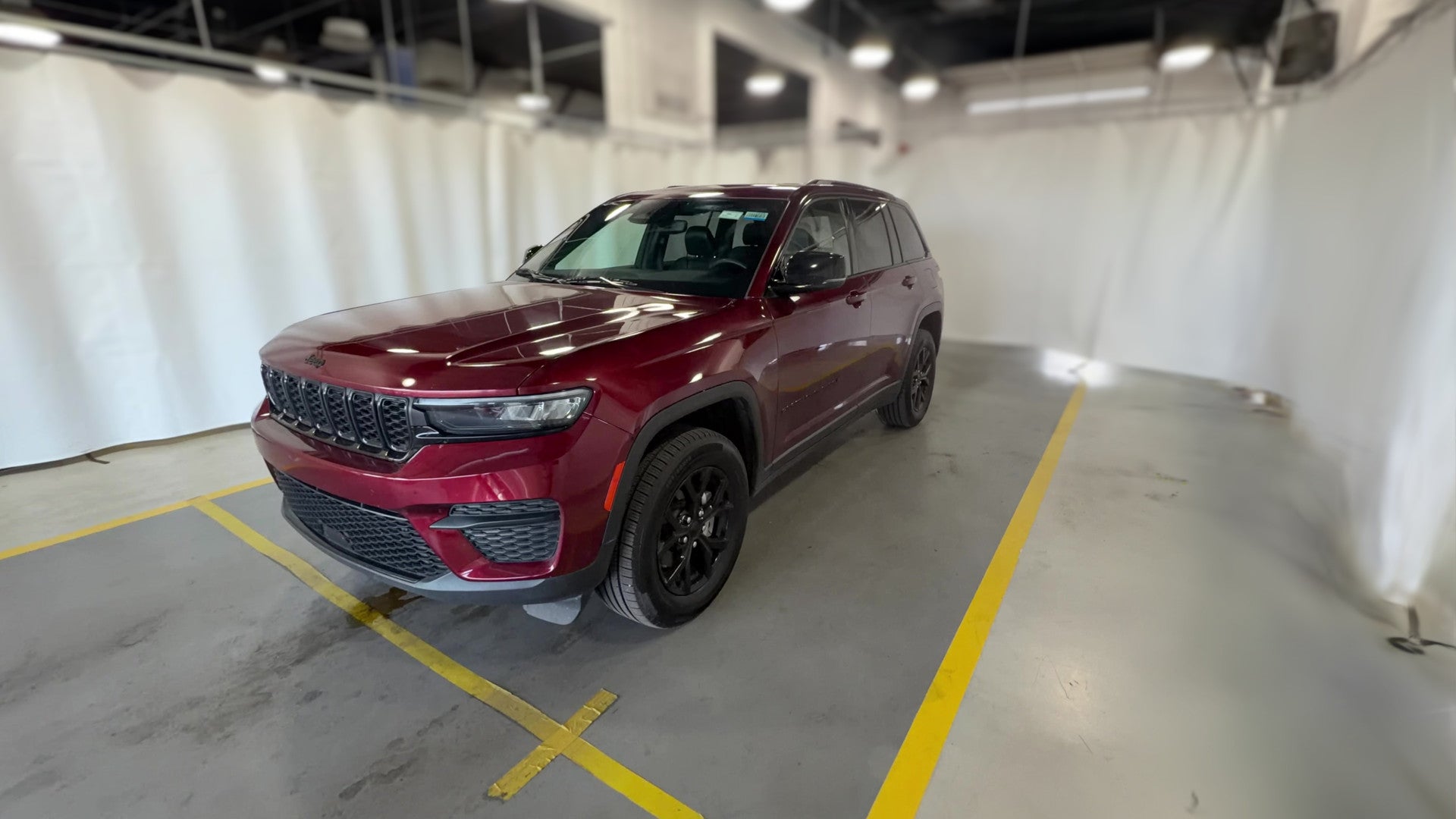 2024 Jeep Grand Cherokee vehicle photo