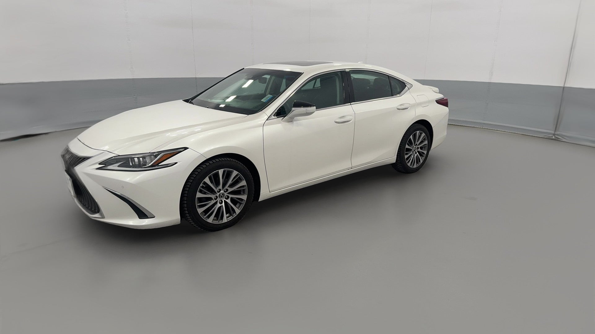 2021 Lexus ES vehicle photo