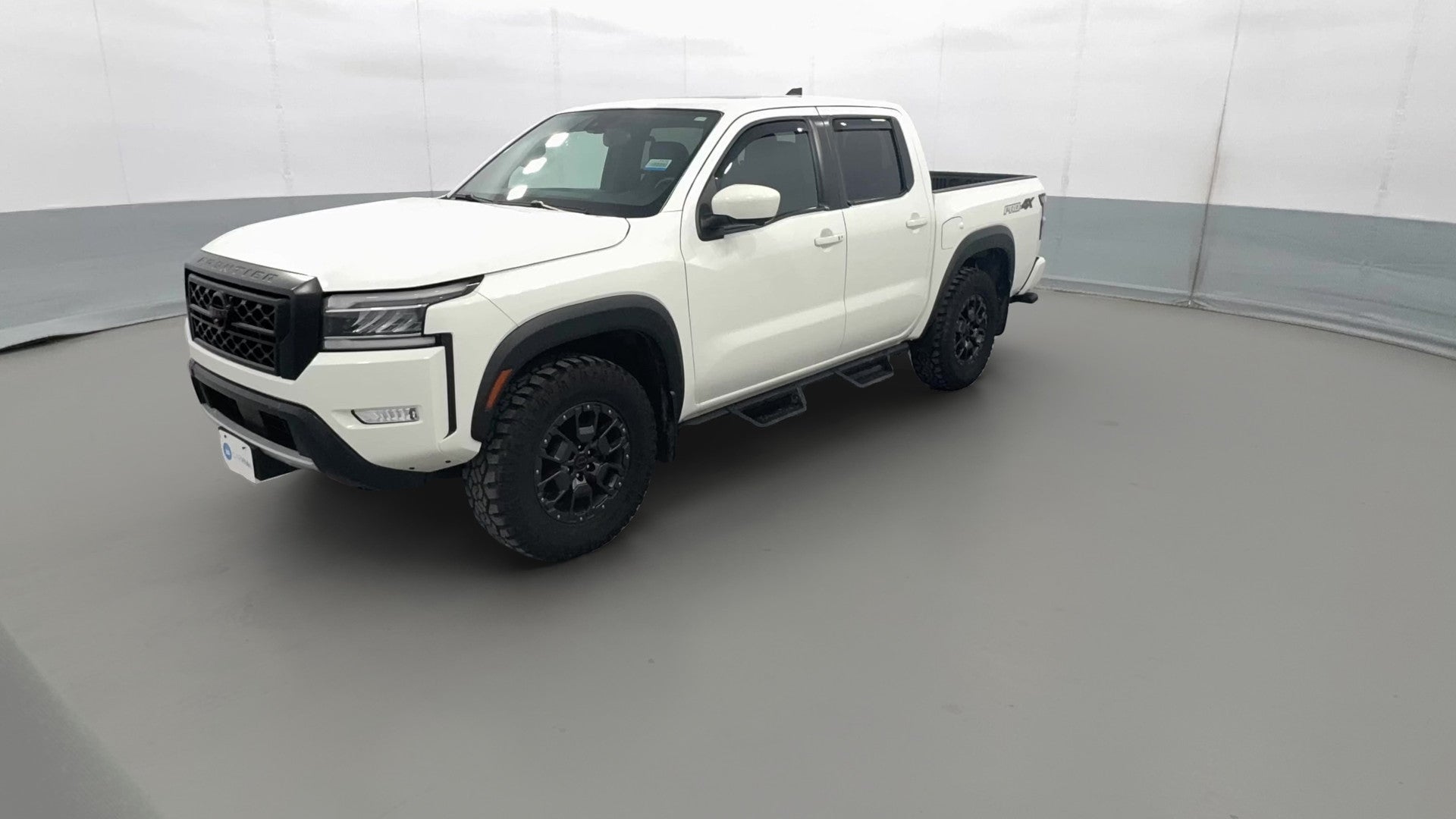 2022 Nissan Frontier Crew Cab vehicle photo