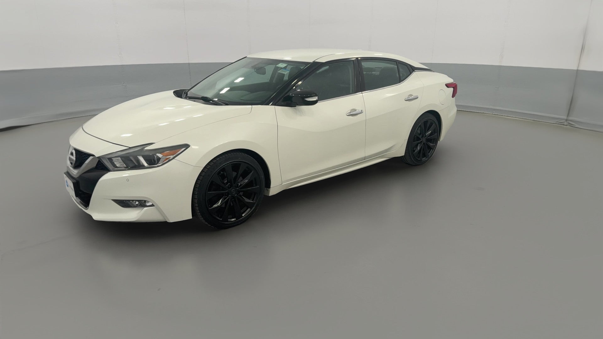 2016 Nissan Maxima vehicle photo