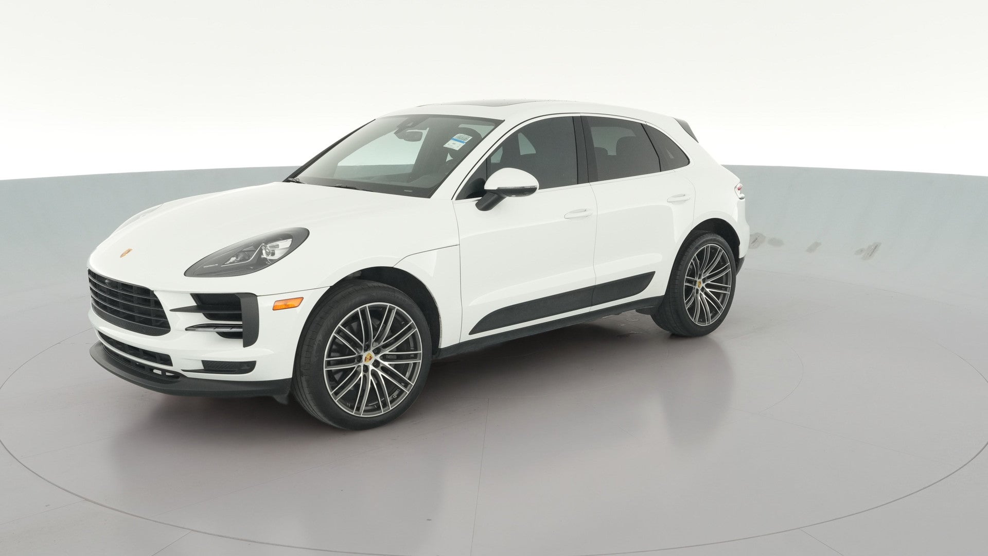 2021 Porsche Macan vehicle photo