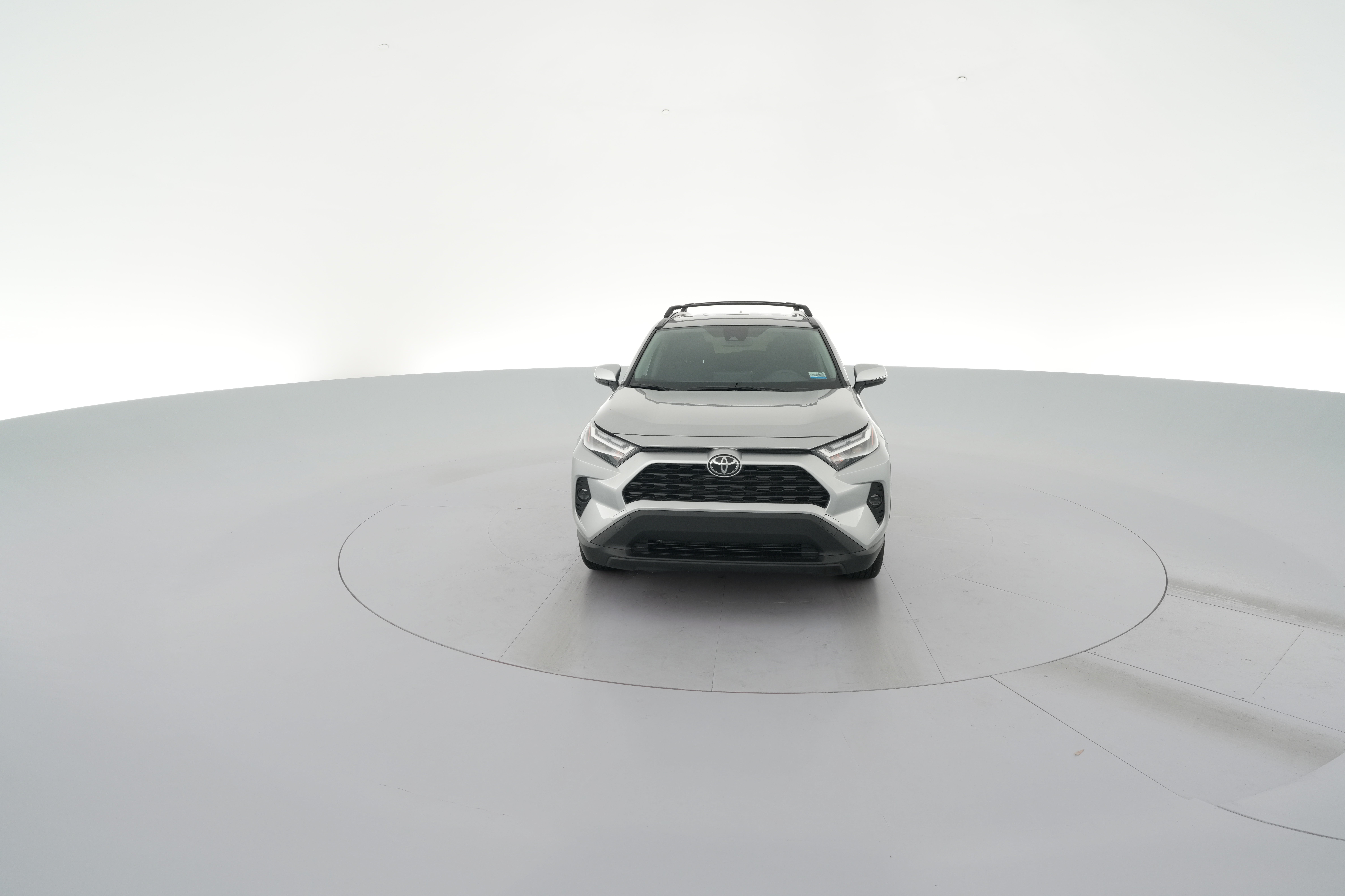 2025 Toyota RAV4 XLE - Photo 22