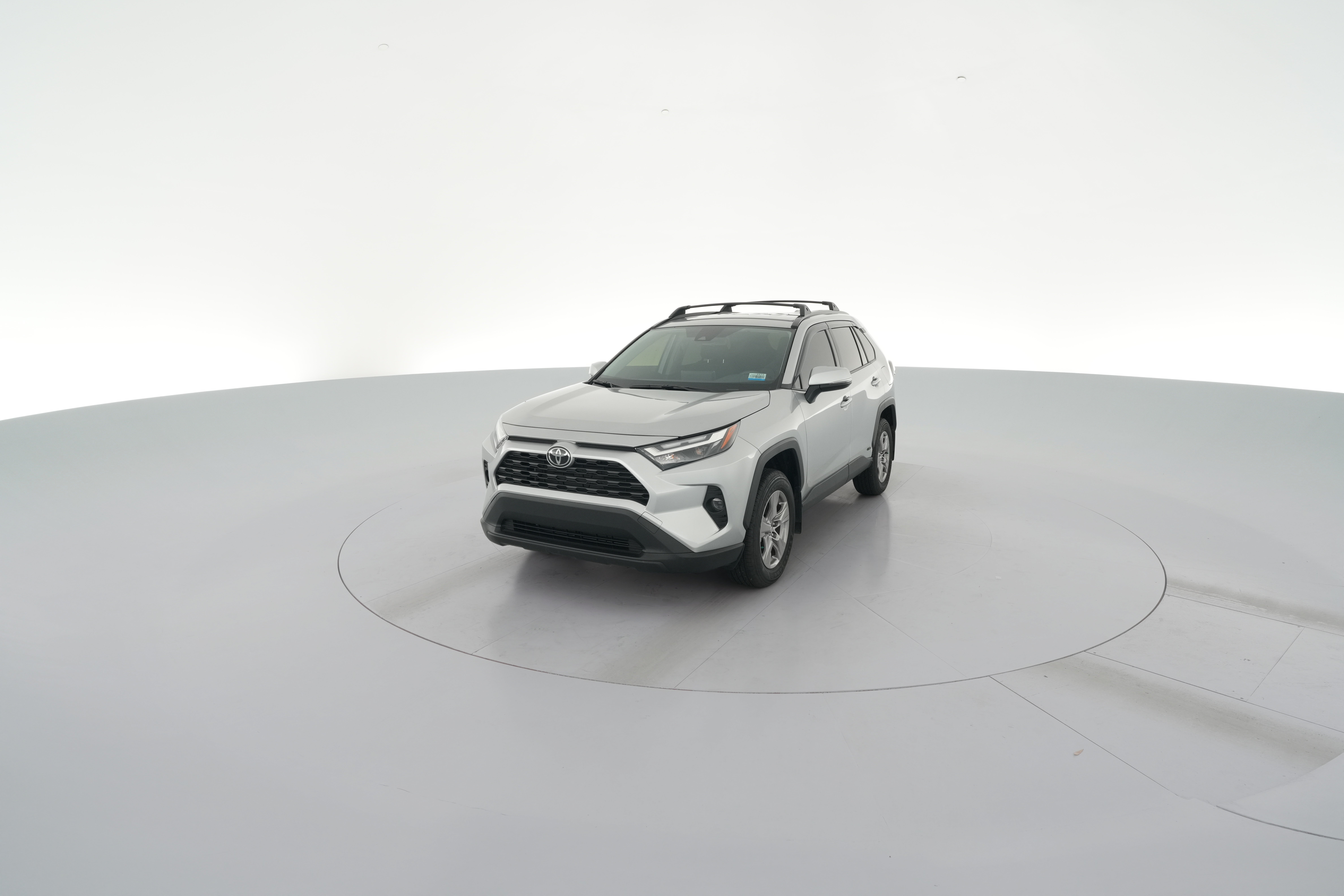 2025 Toyota RAV4 XLE - Photo 23