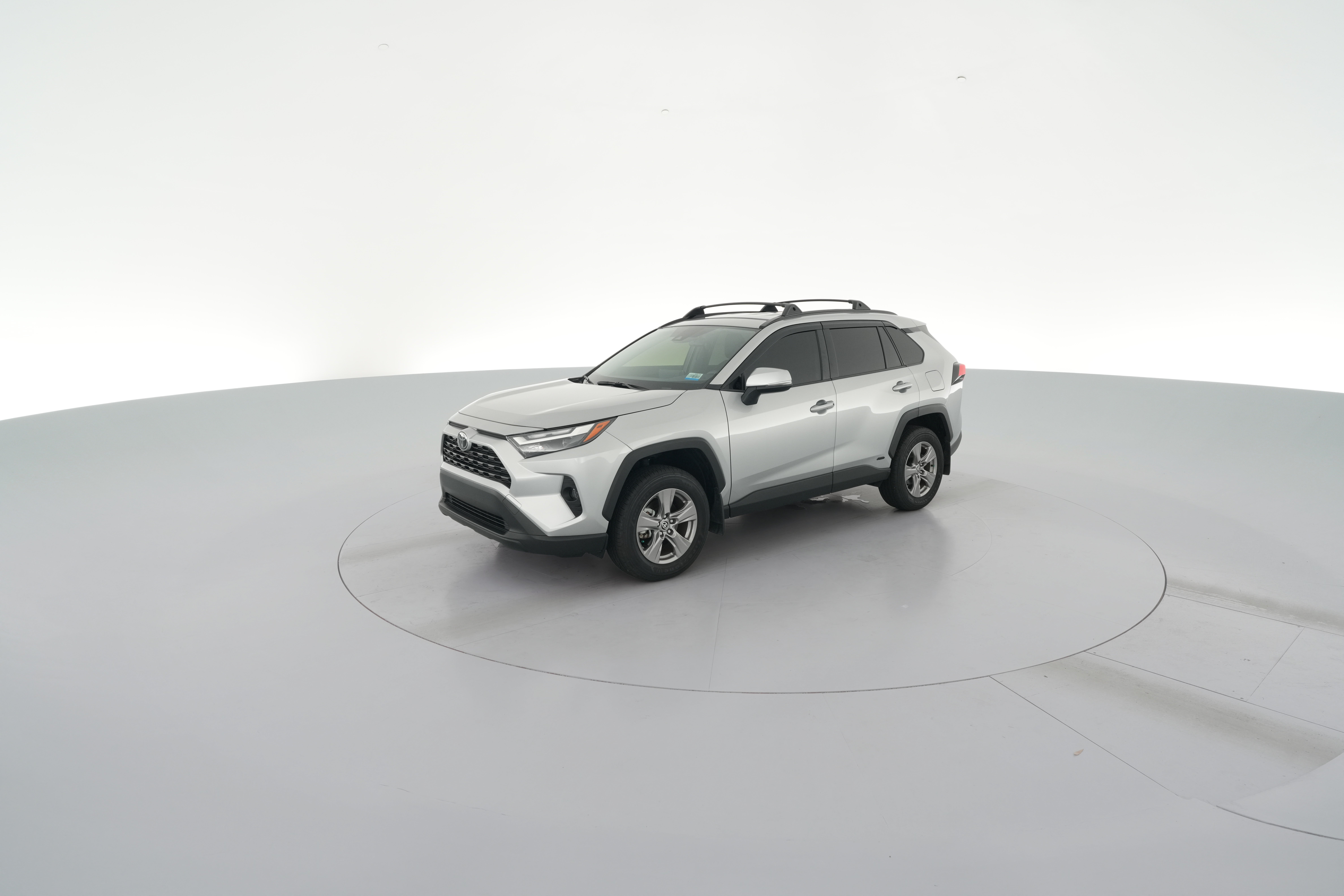 2025 Toyota RAV4 XLE - Photo 24