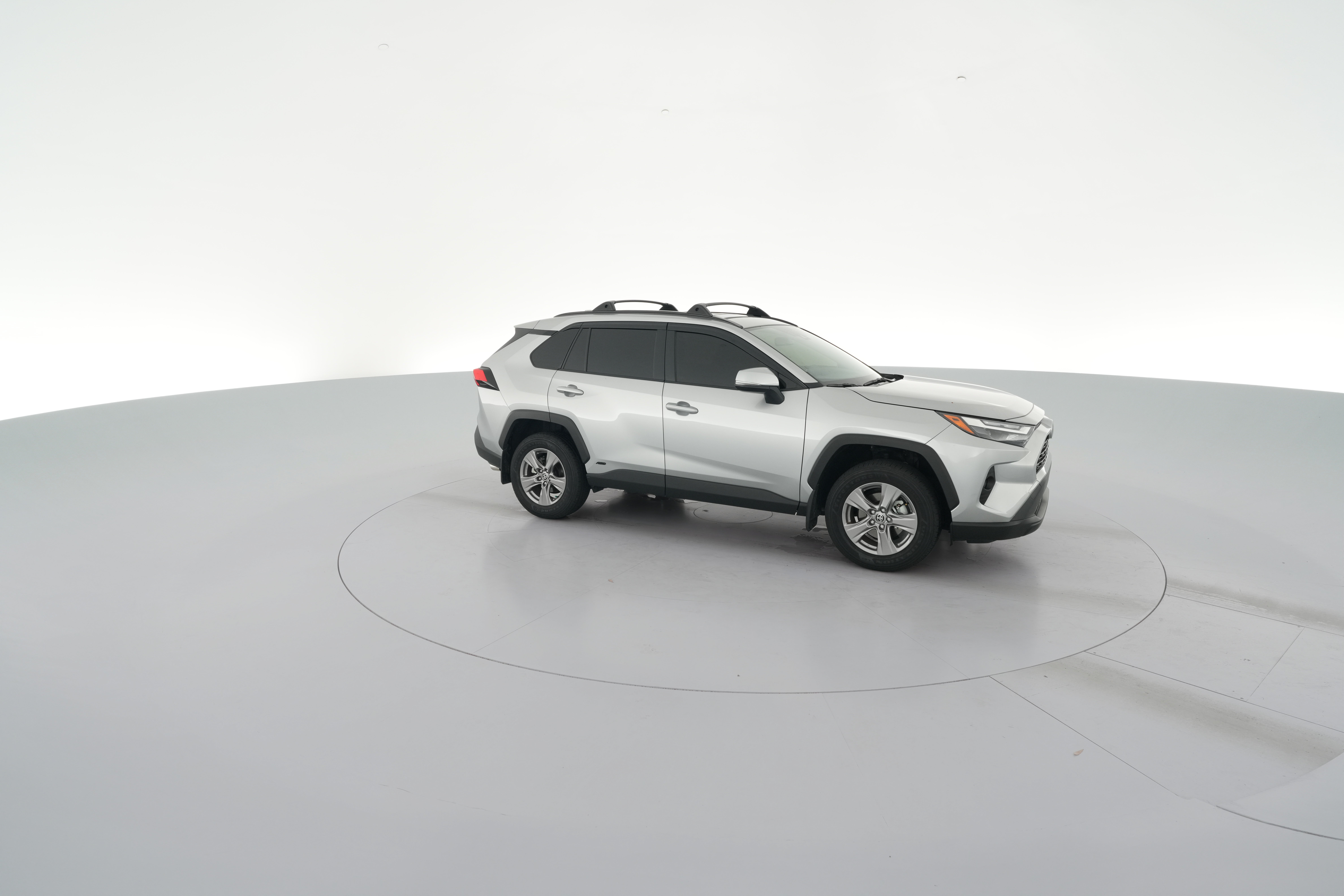 2025 Toyota RAV4 XLE - Photo 35