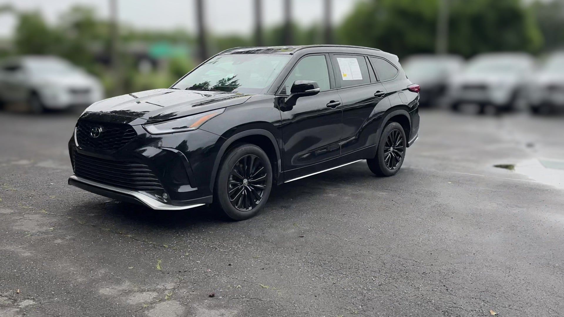 2025 Toyota Highlander vehicle photo