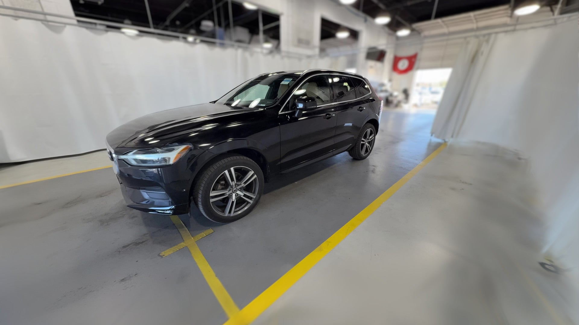 2018 Volvo XC60 vehicle photo