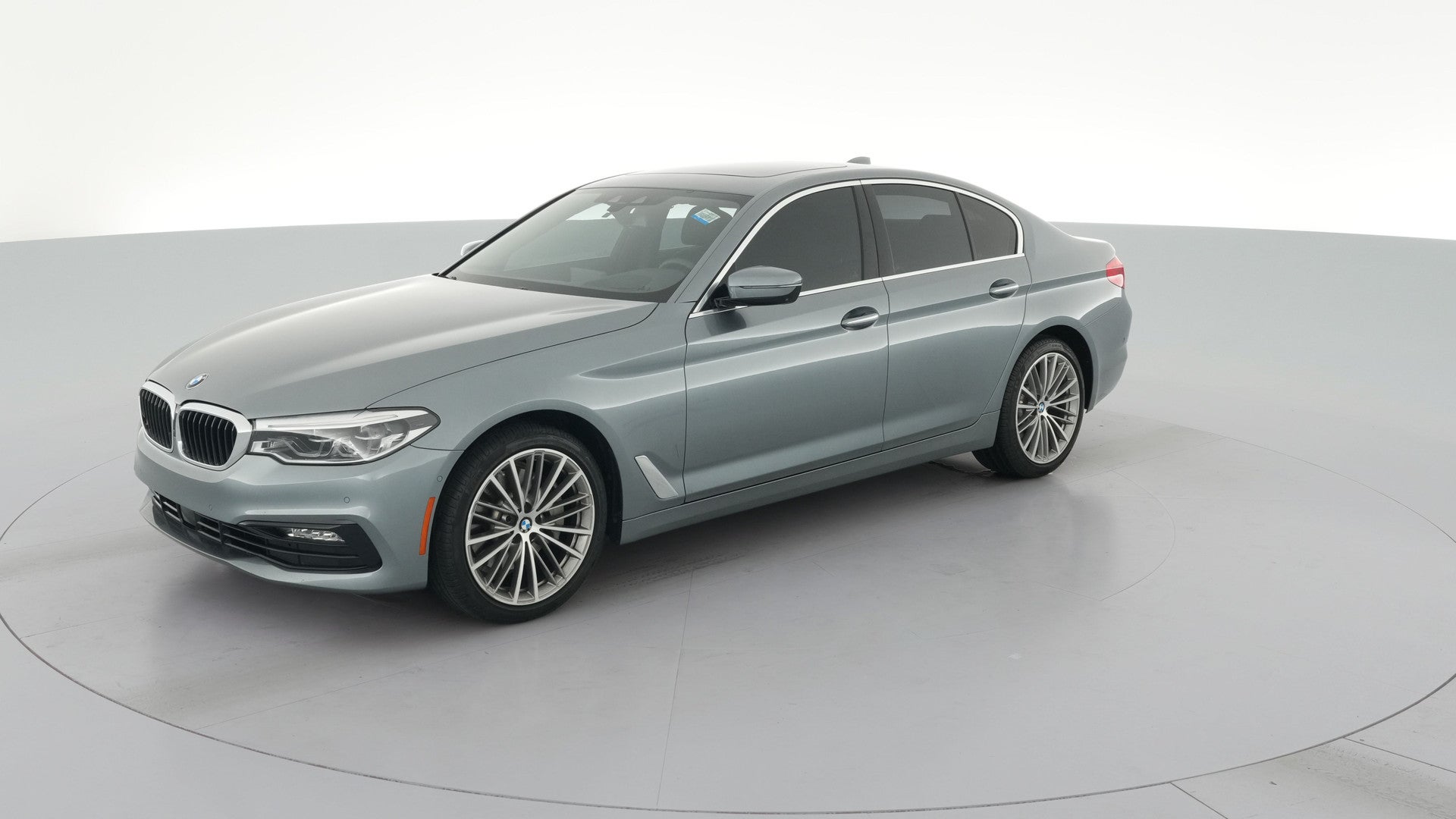 2018 BMW 5 Series vehicle photo