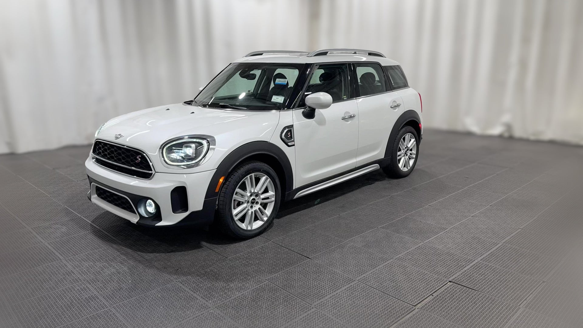 2024 MINI Countryman vehicle photo