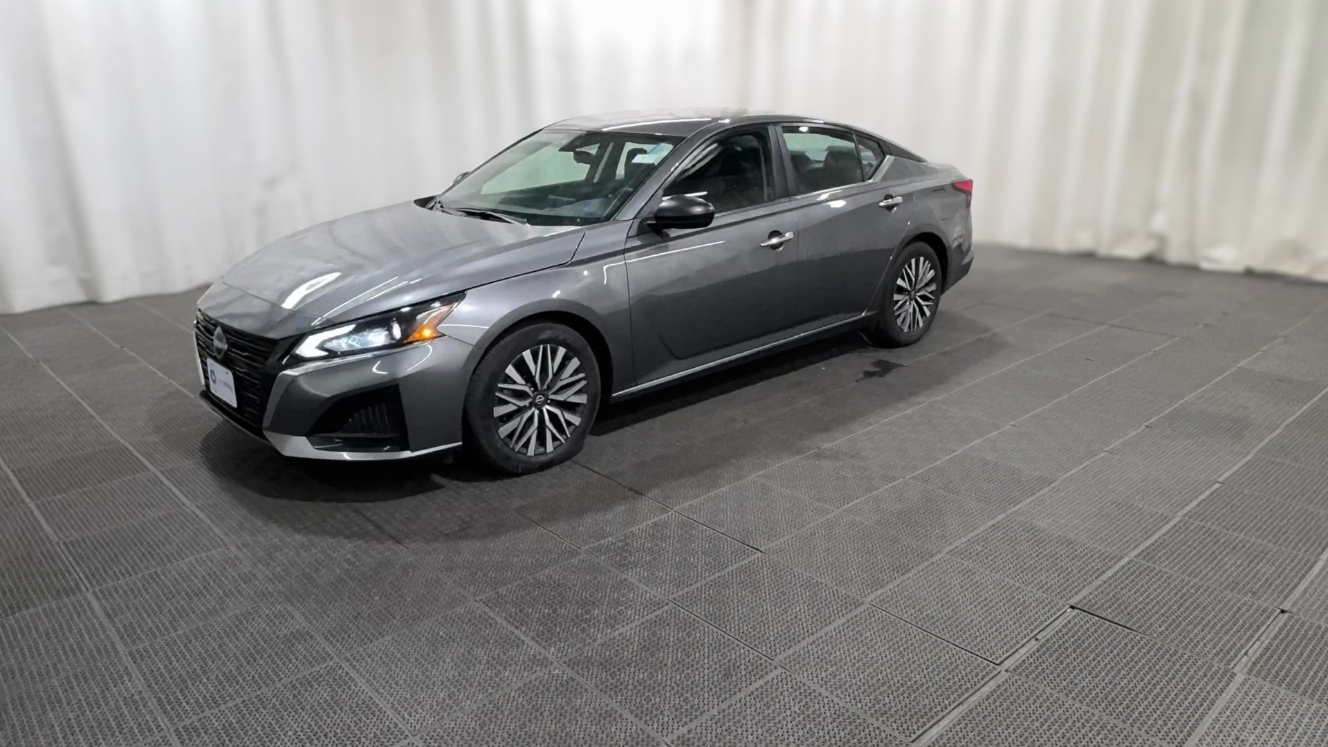 2025 Nissan Altima vehicle photo